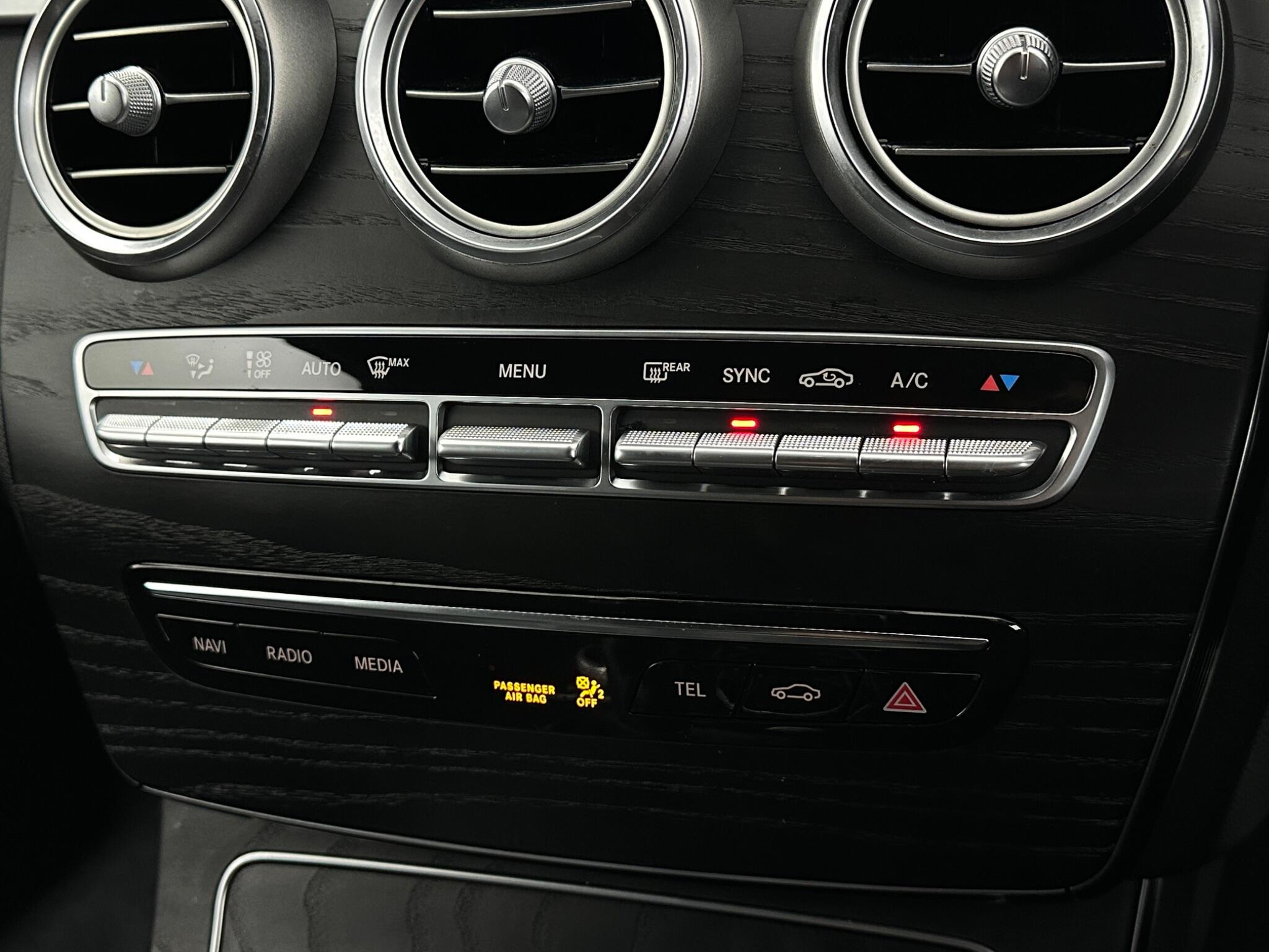 Mercedes-Benz C-Class view 23