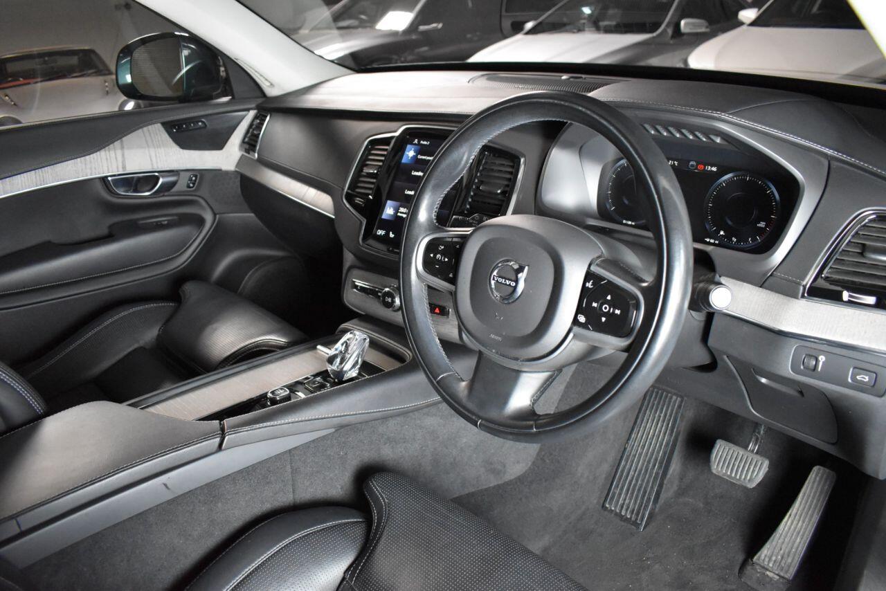 Volvo XC90 view 21