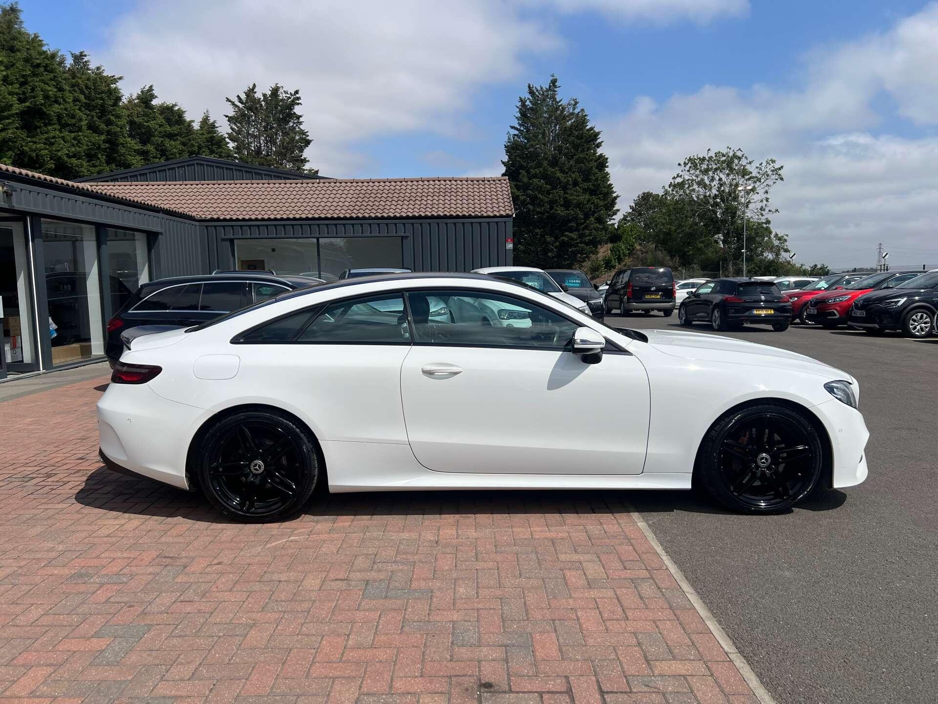 Mercedes-Benz E-Class view 6