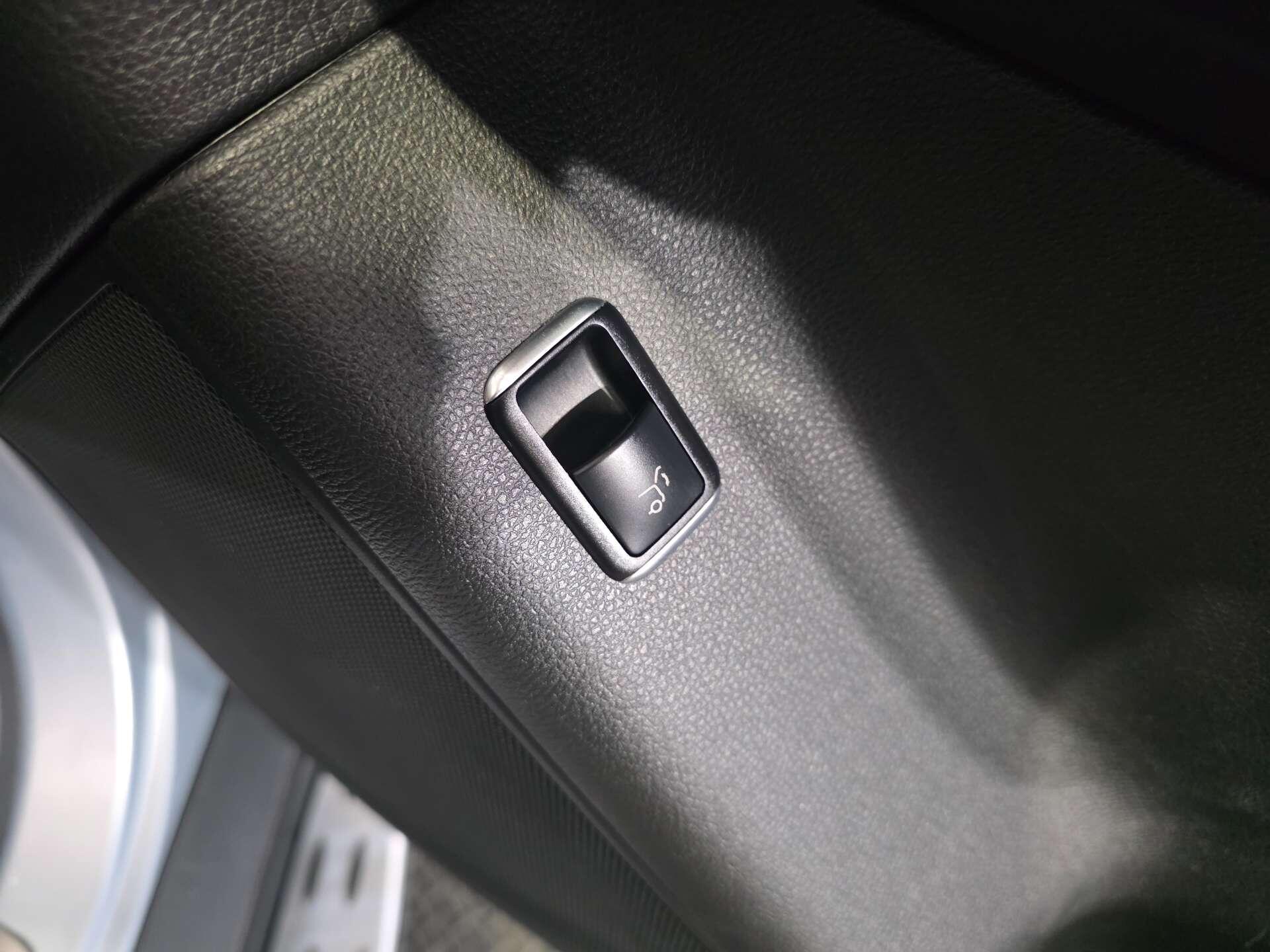 Mercedes-Benz Gle view 15