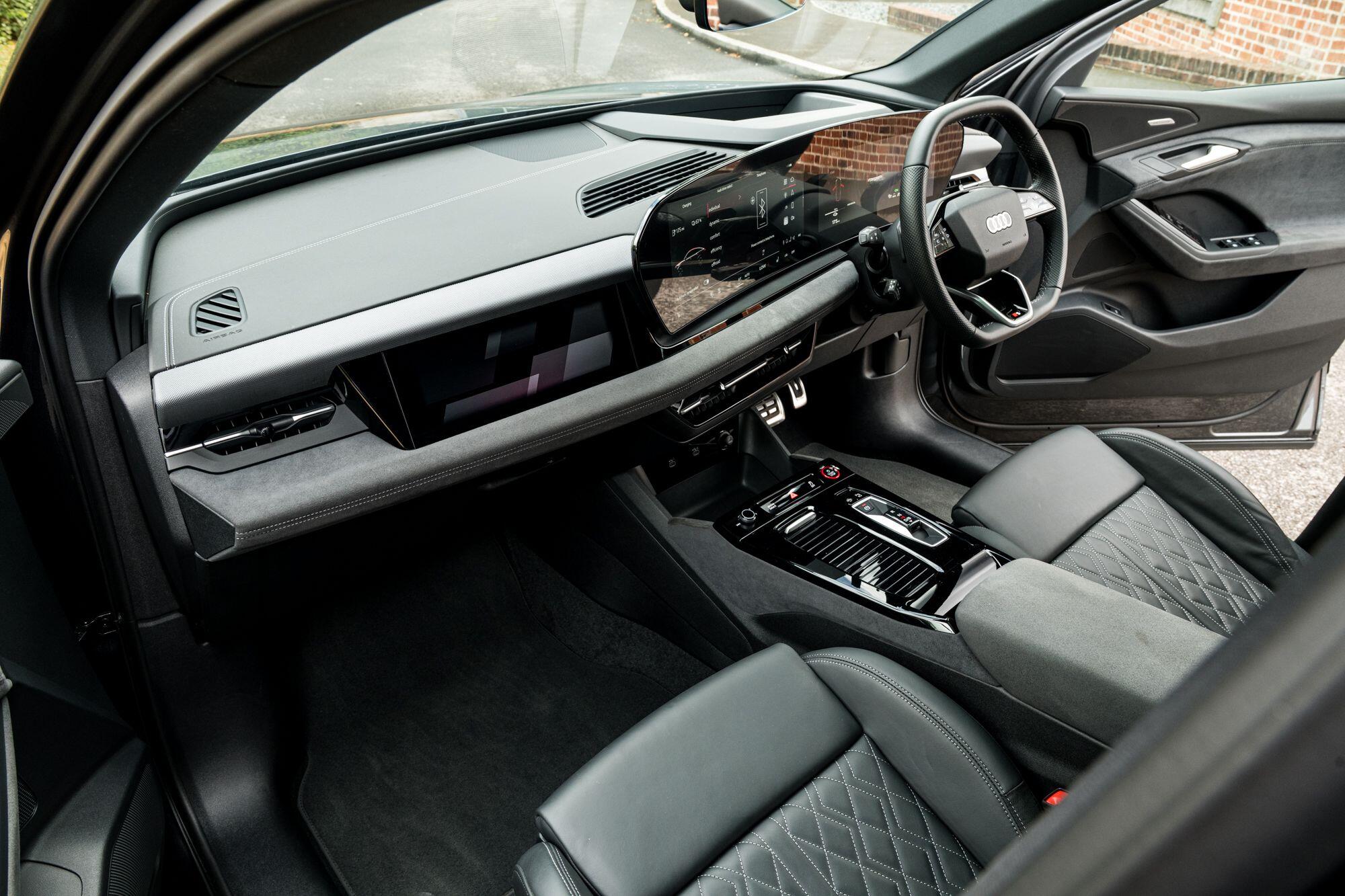 Audi SQ6 E-Tron view 42