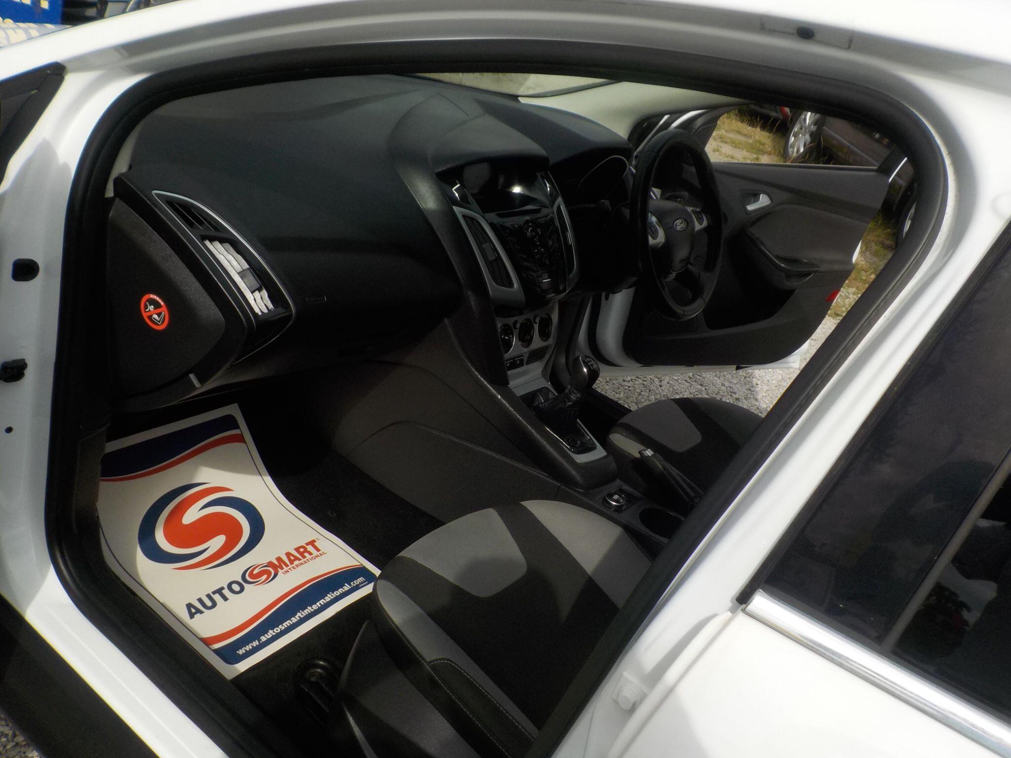 Ford Focus 1.6 Zetec Euro 5 5dr