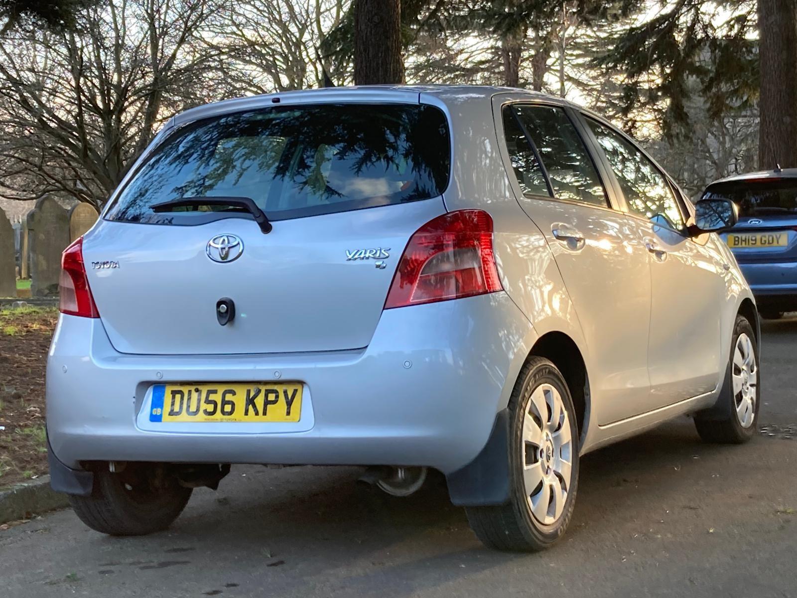 Toyota Yaris view 4