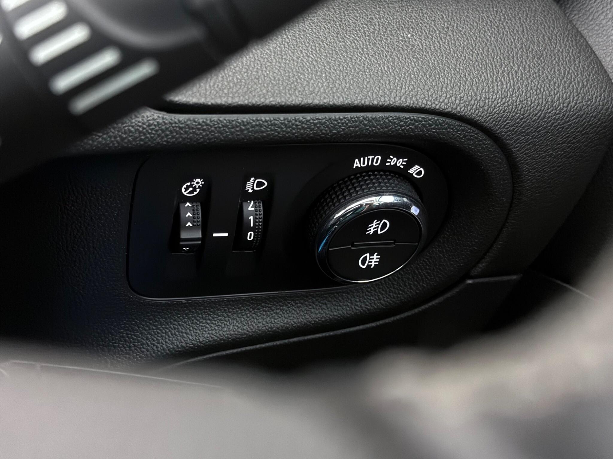 Vauxhall Grandland X view 19
