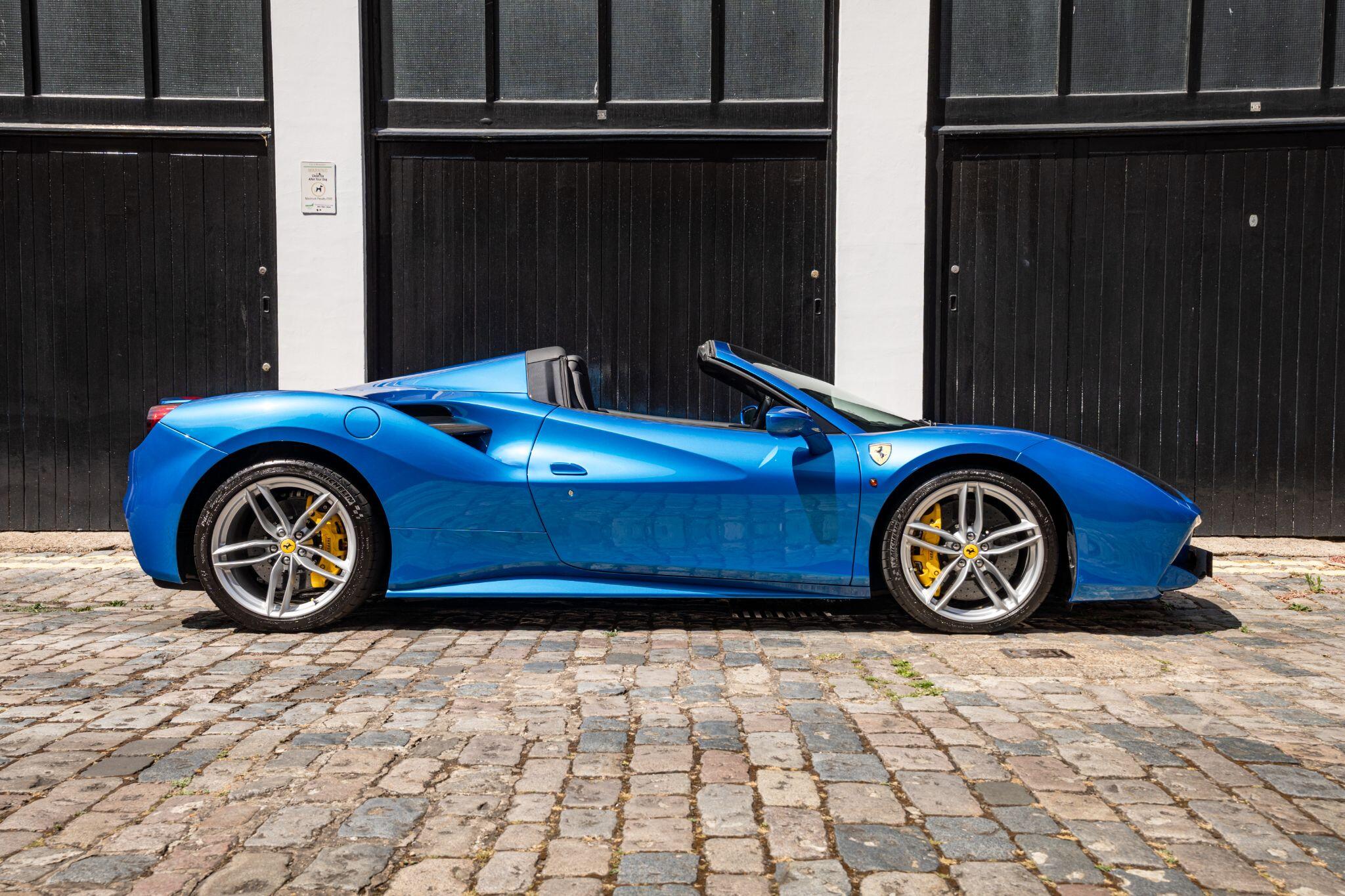 Ferrari 488 view 15