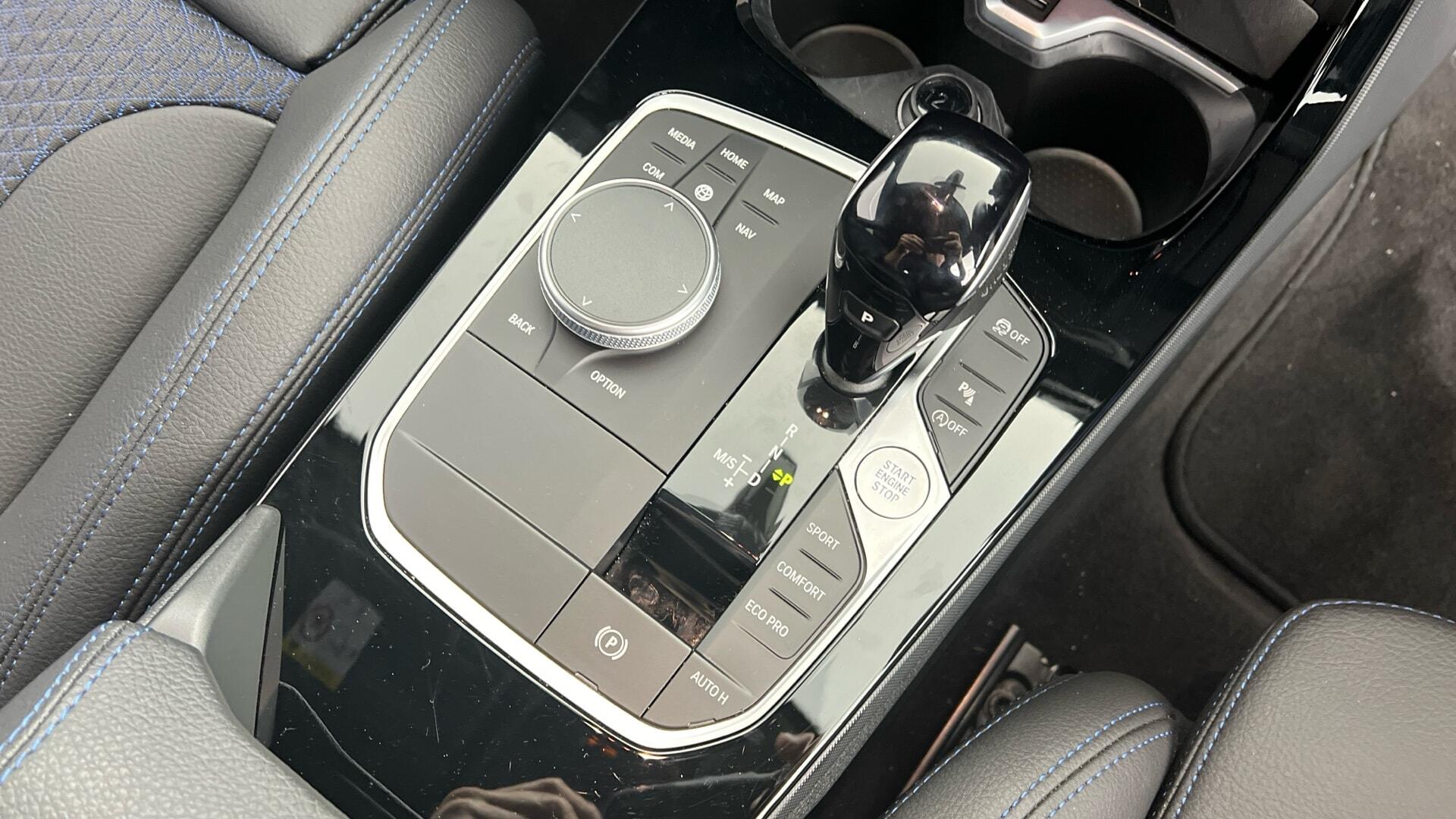 BMW 1 Series view 10