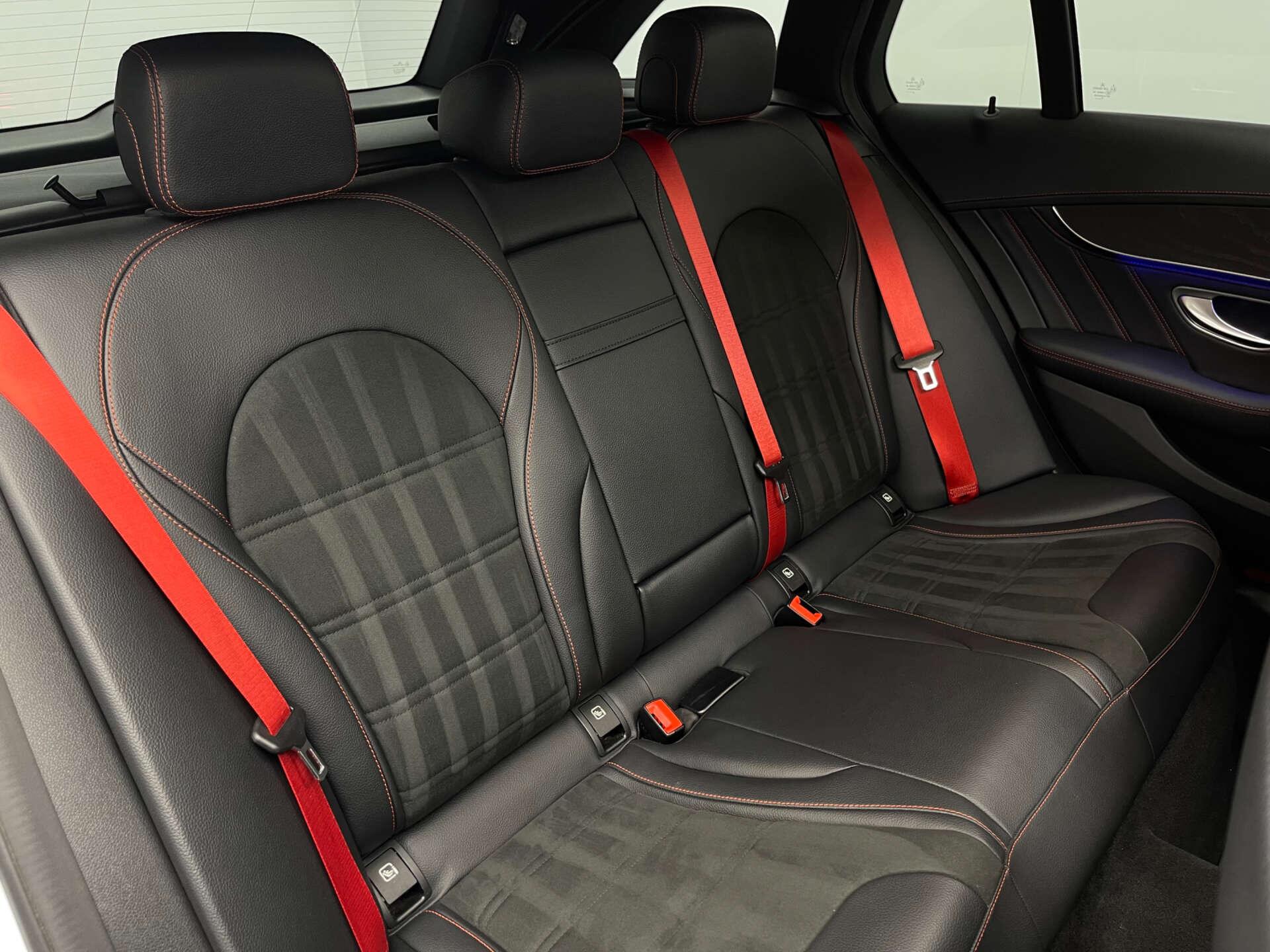 Mercedes-Benz C Class view 32