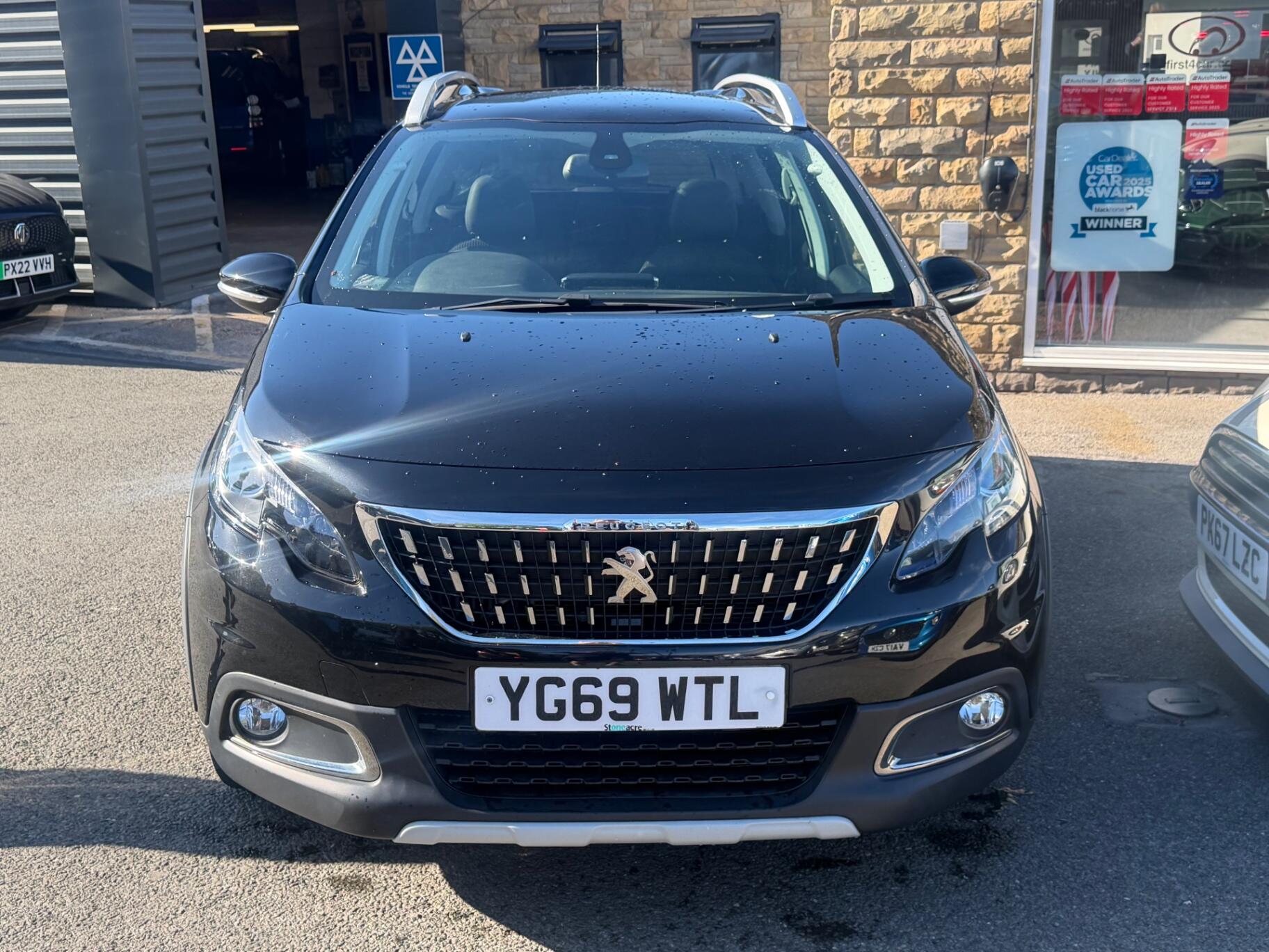Peugeot 2008 view 3