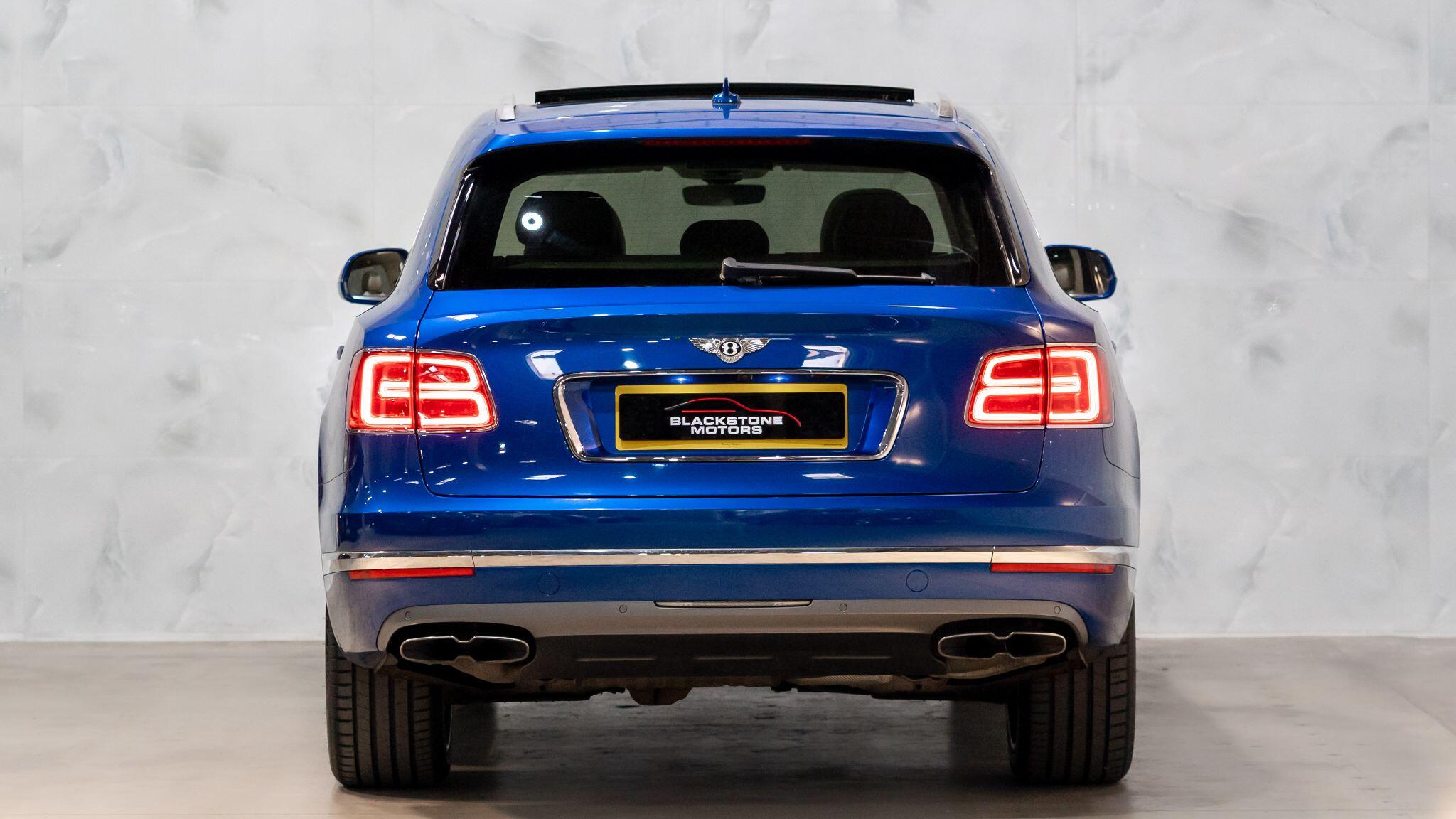 Bentley Bentayga view 5