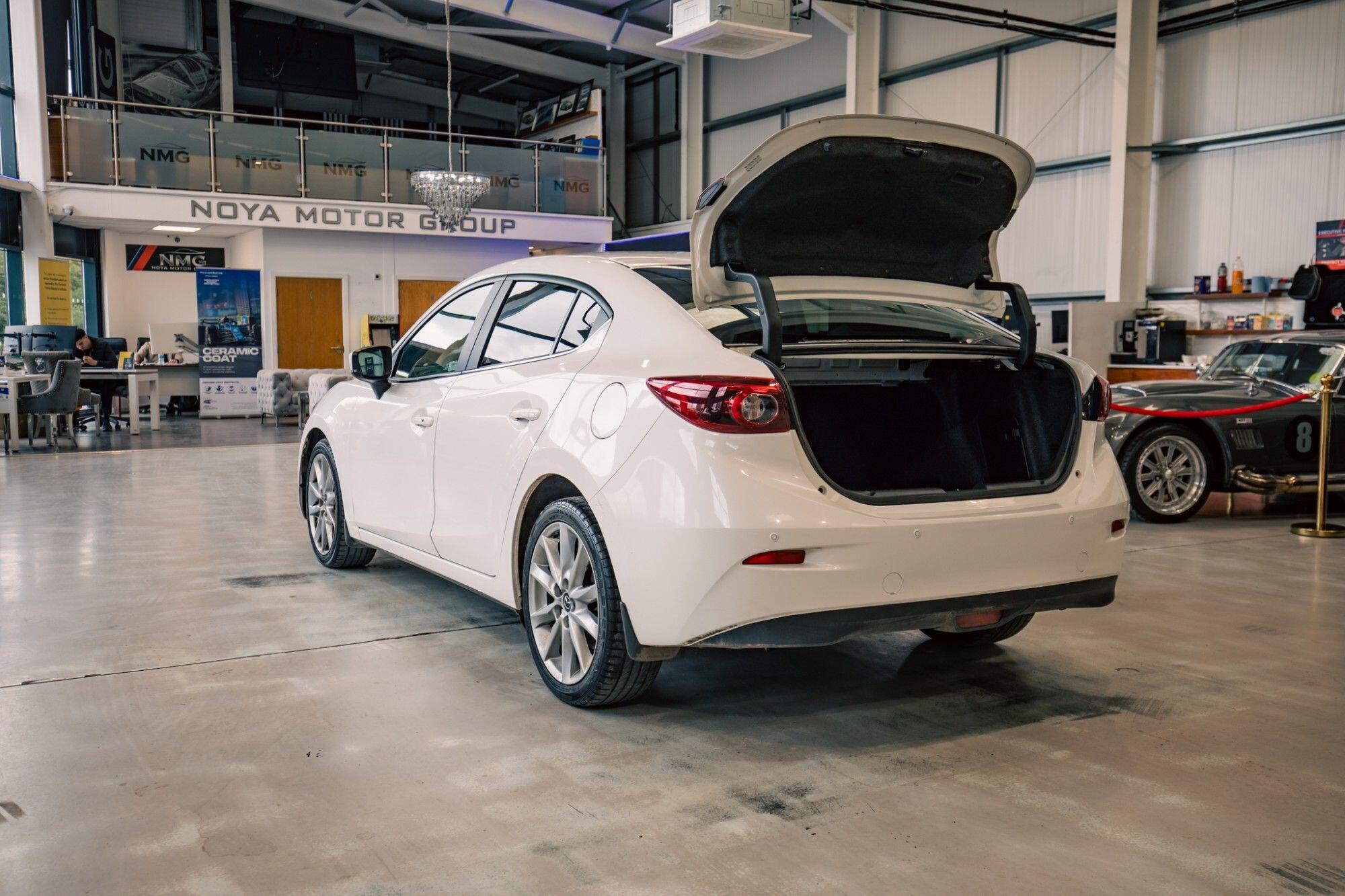 Mazda Mazda3 view 30