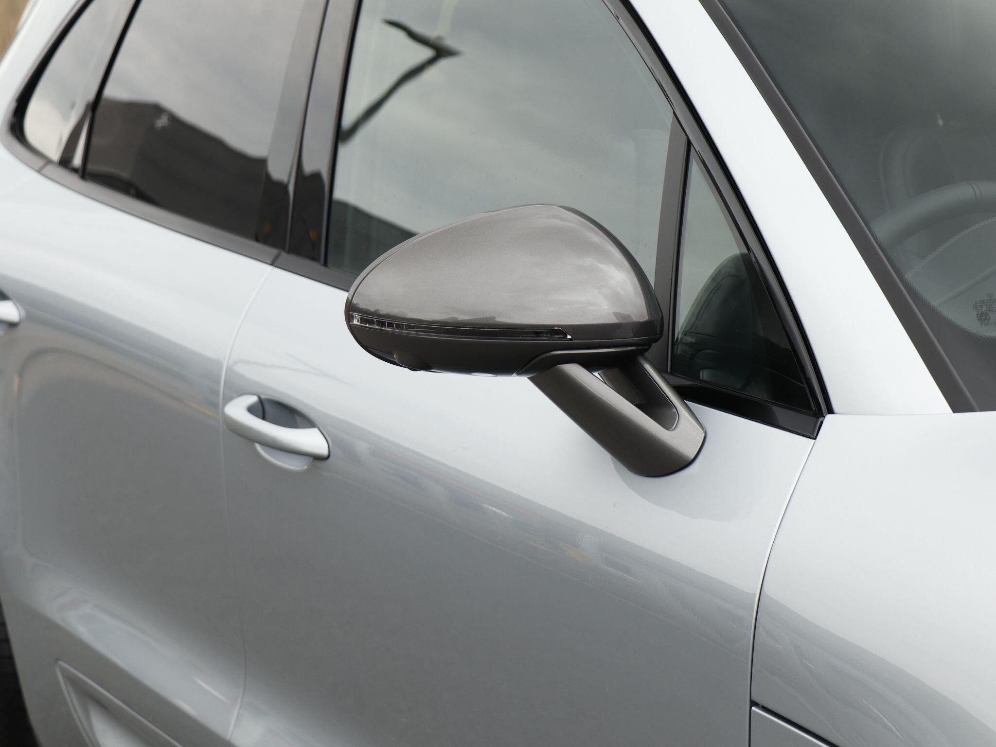 Porsche Macan view 74