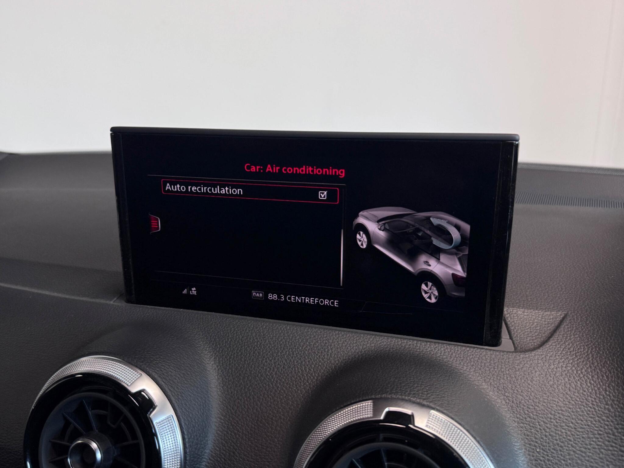 Audi SQ2 view 41