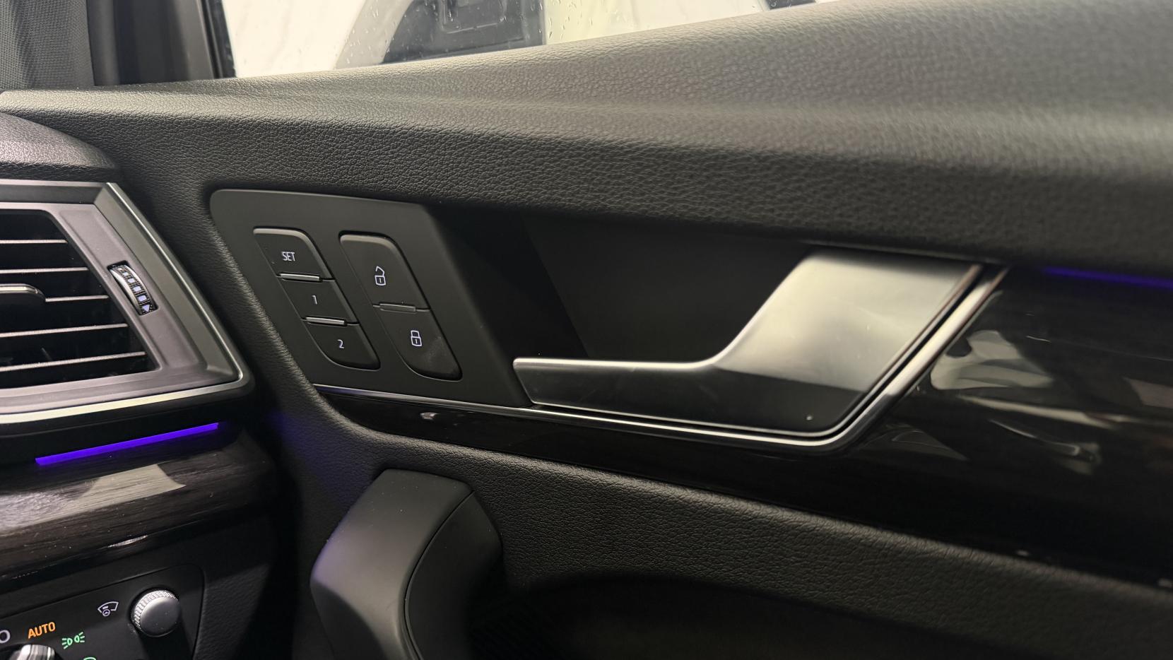 Audi SQ5 view 27