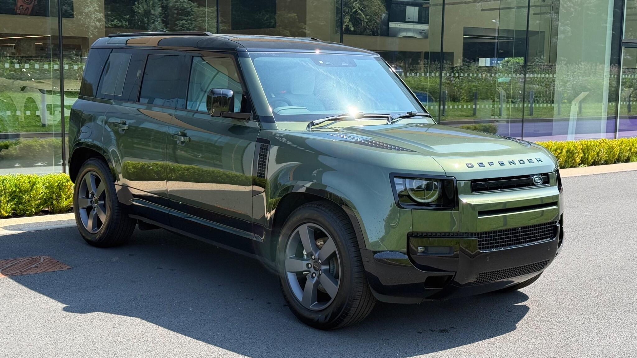 Land Rover Defender in Green for sale