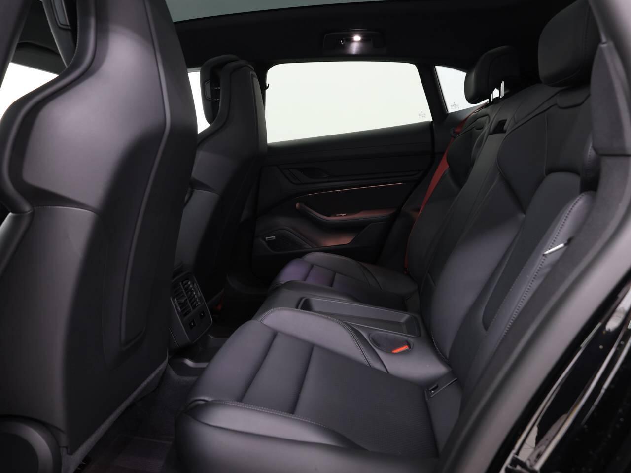 Porsche Taycan view 22