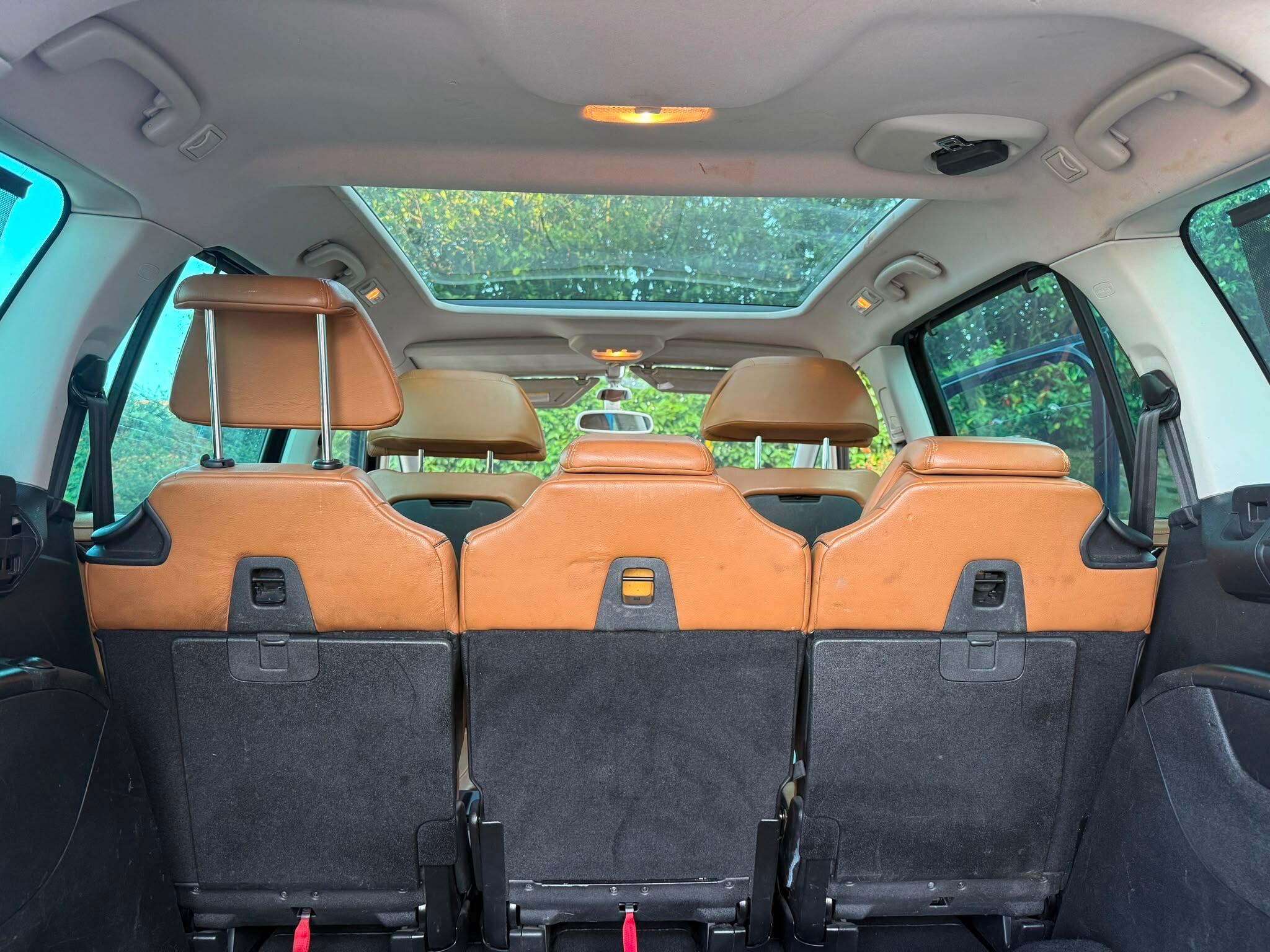 Citroen Grand C4 Picasso view 5