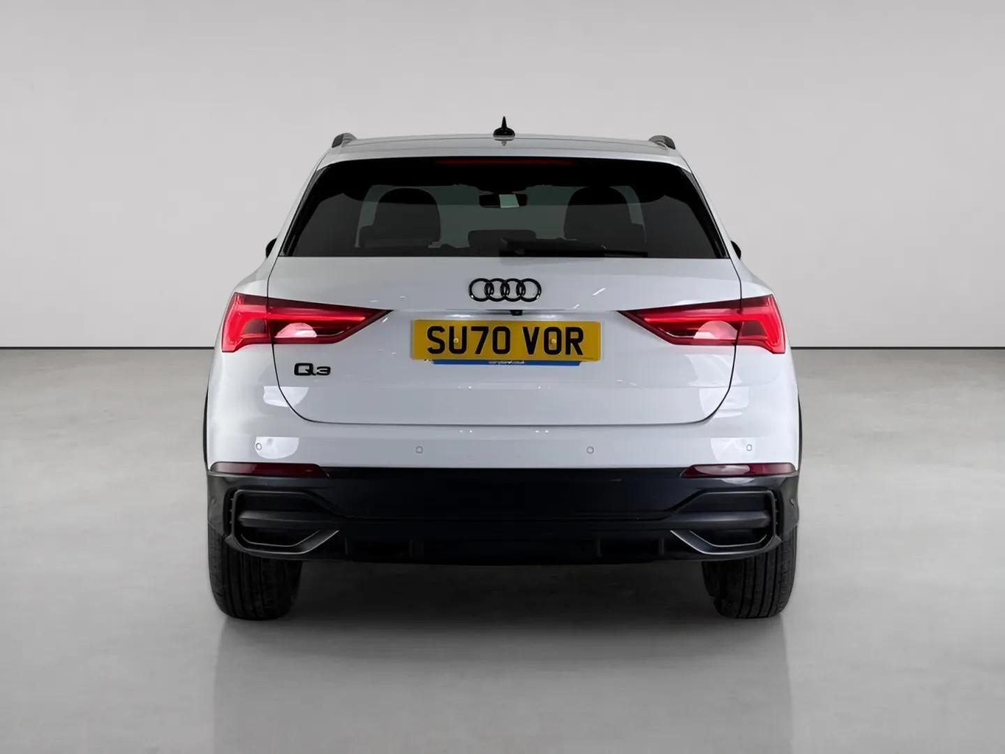 Audi Q3 view 7