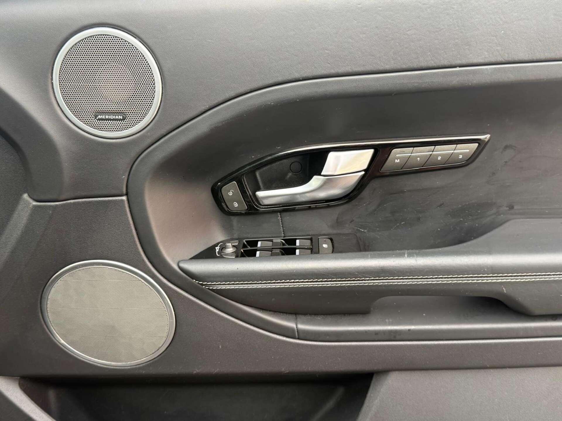 Land Rover Range Rover Evoque view 34
