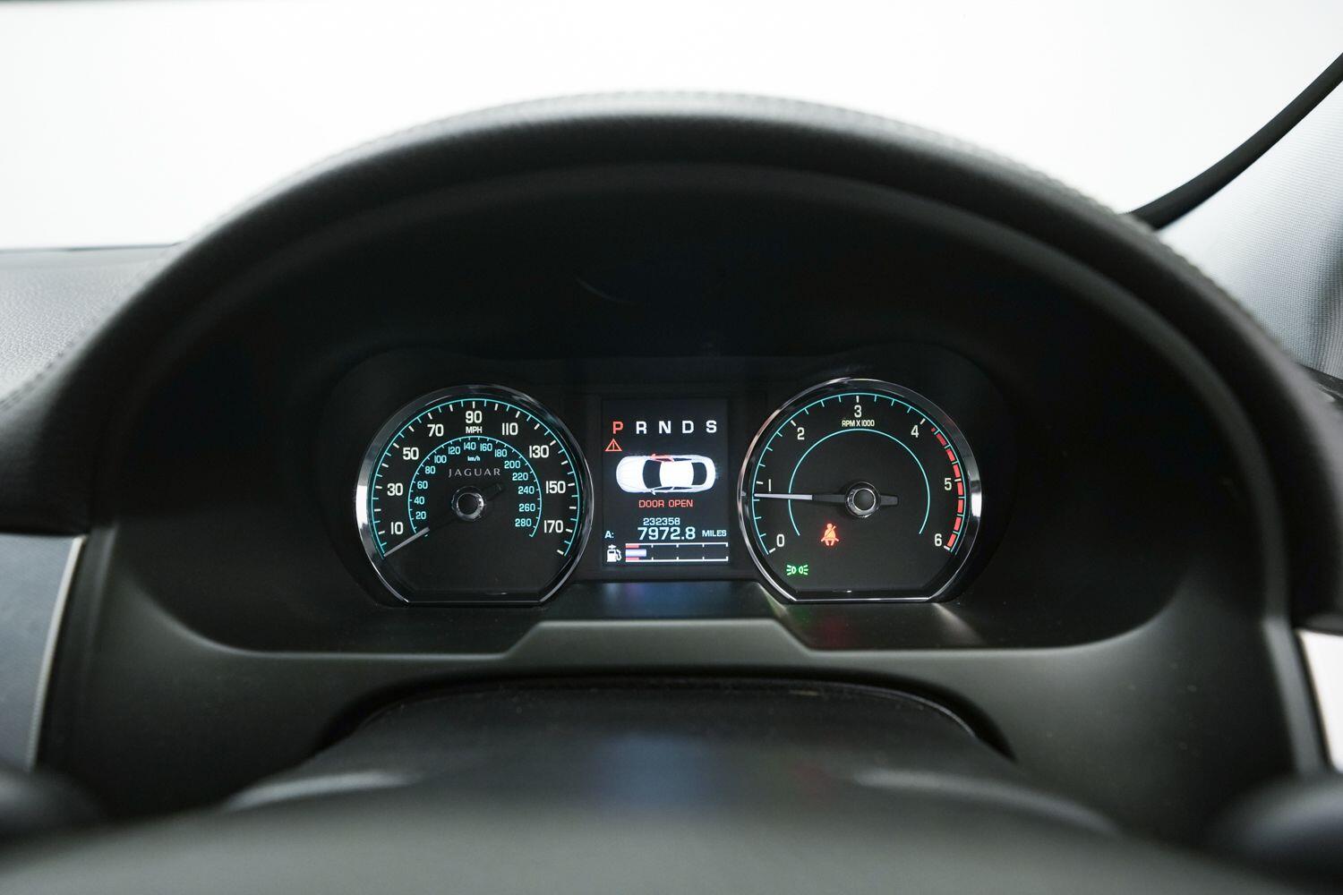 Jaguar XF view 21