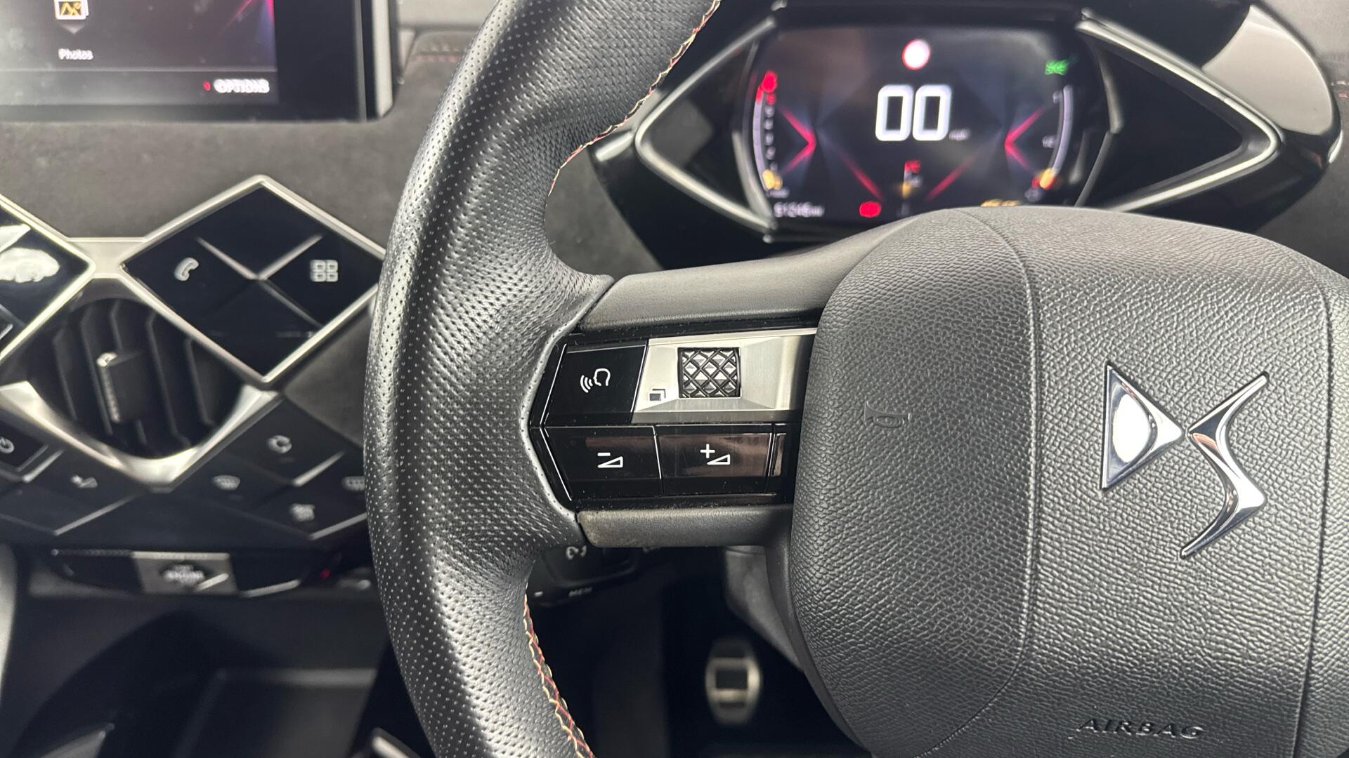 DS Automobiles DS 3 Crossback view 40