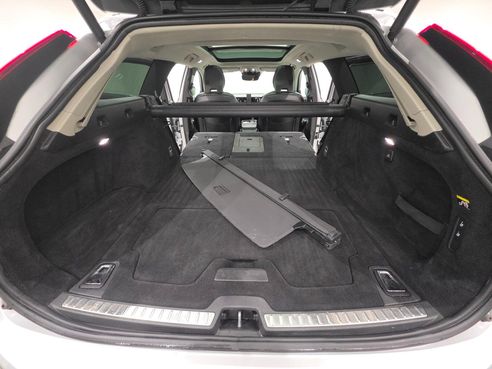 Volvo V90 view 52