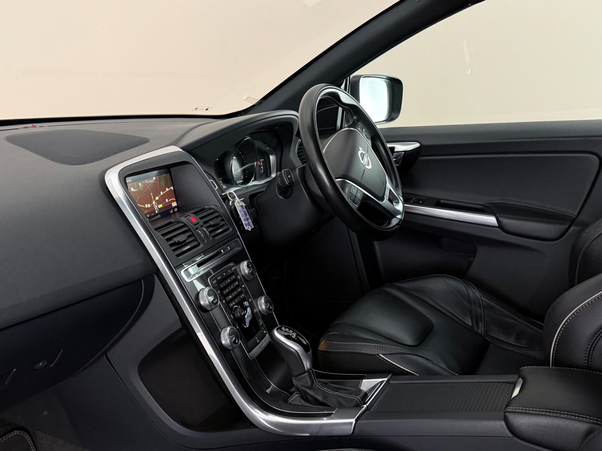 Volvo XC60 view 4