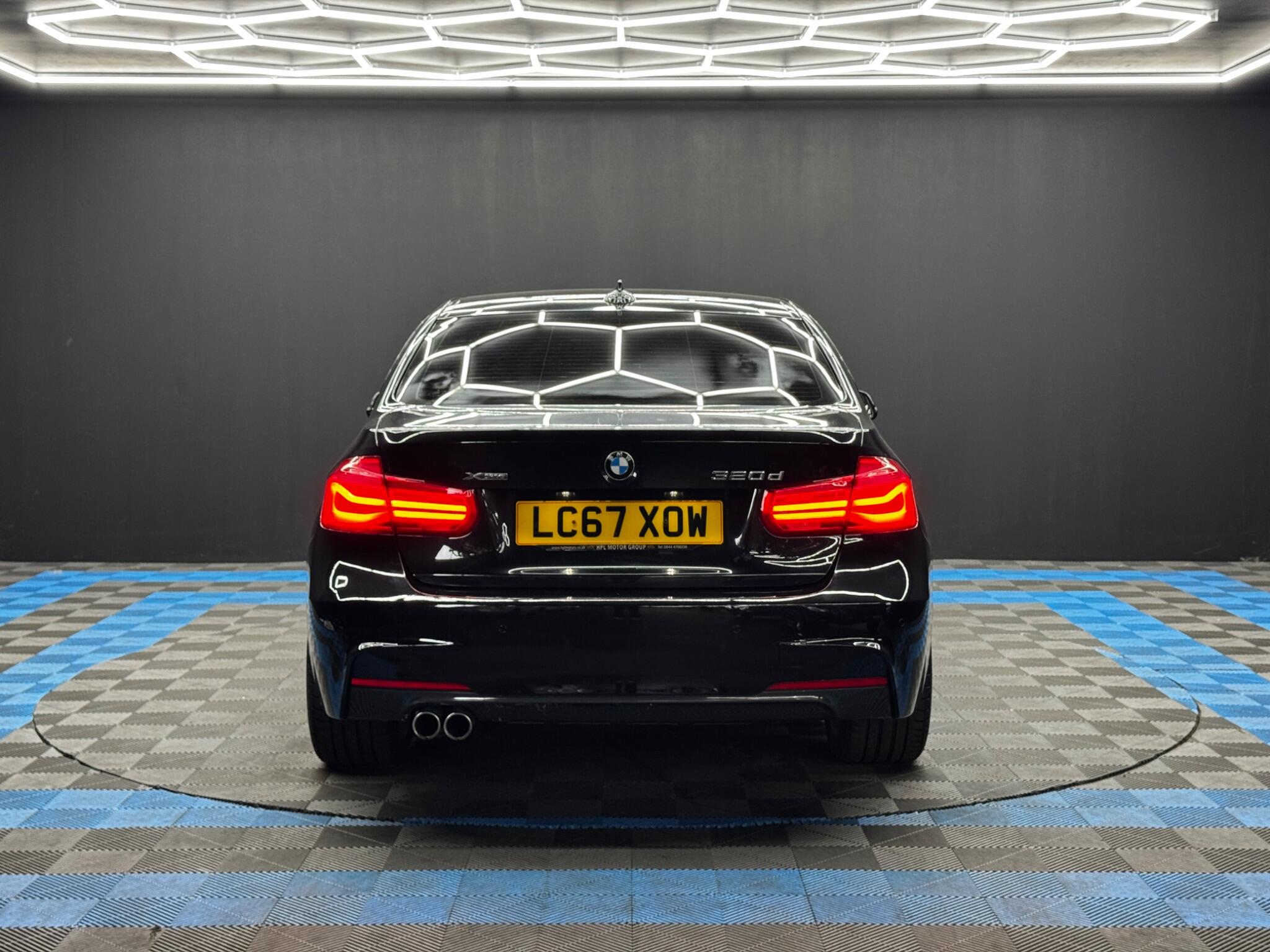 BMW 3 Series view 6