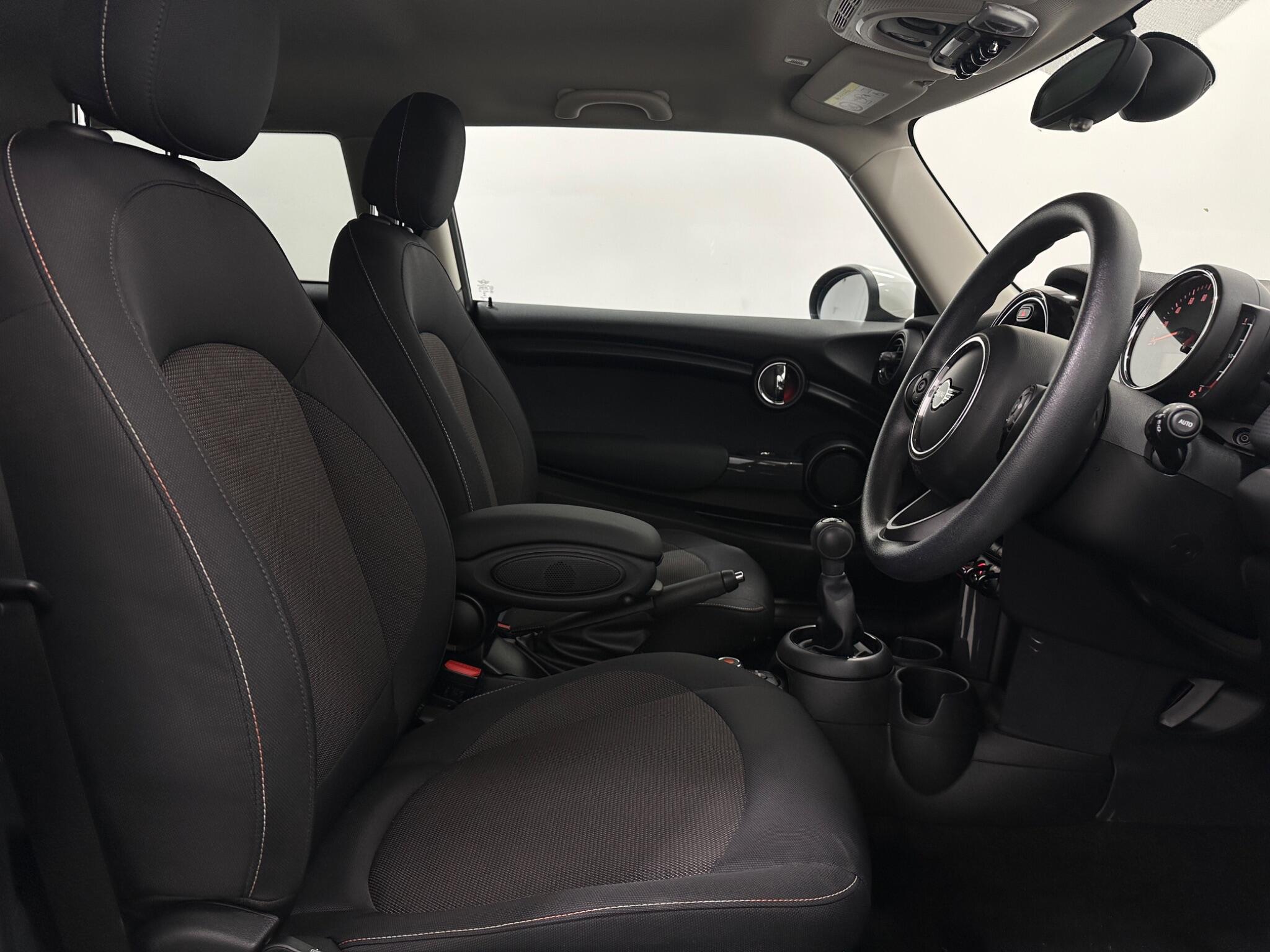 Mini Hatch view 29