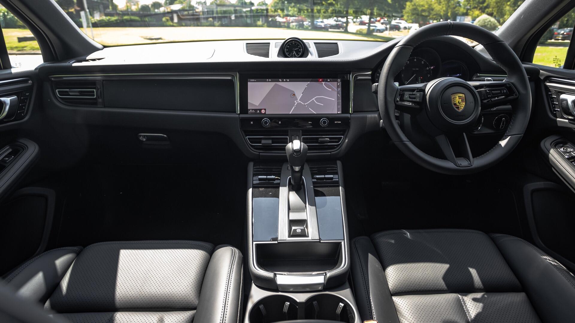 Porsche Macan view 10