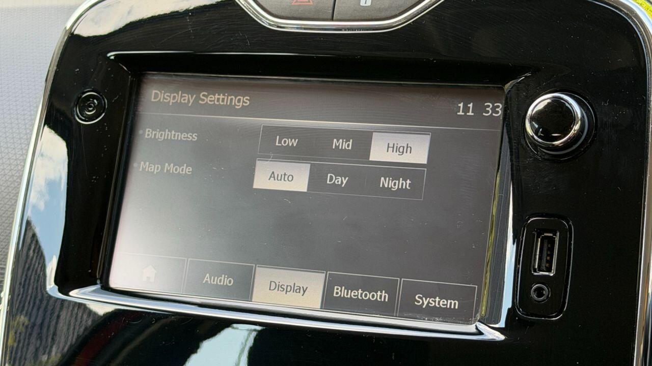 Renault Clio view 24