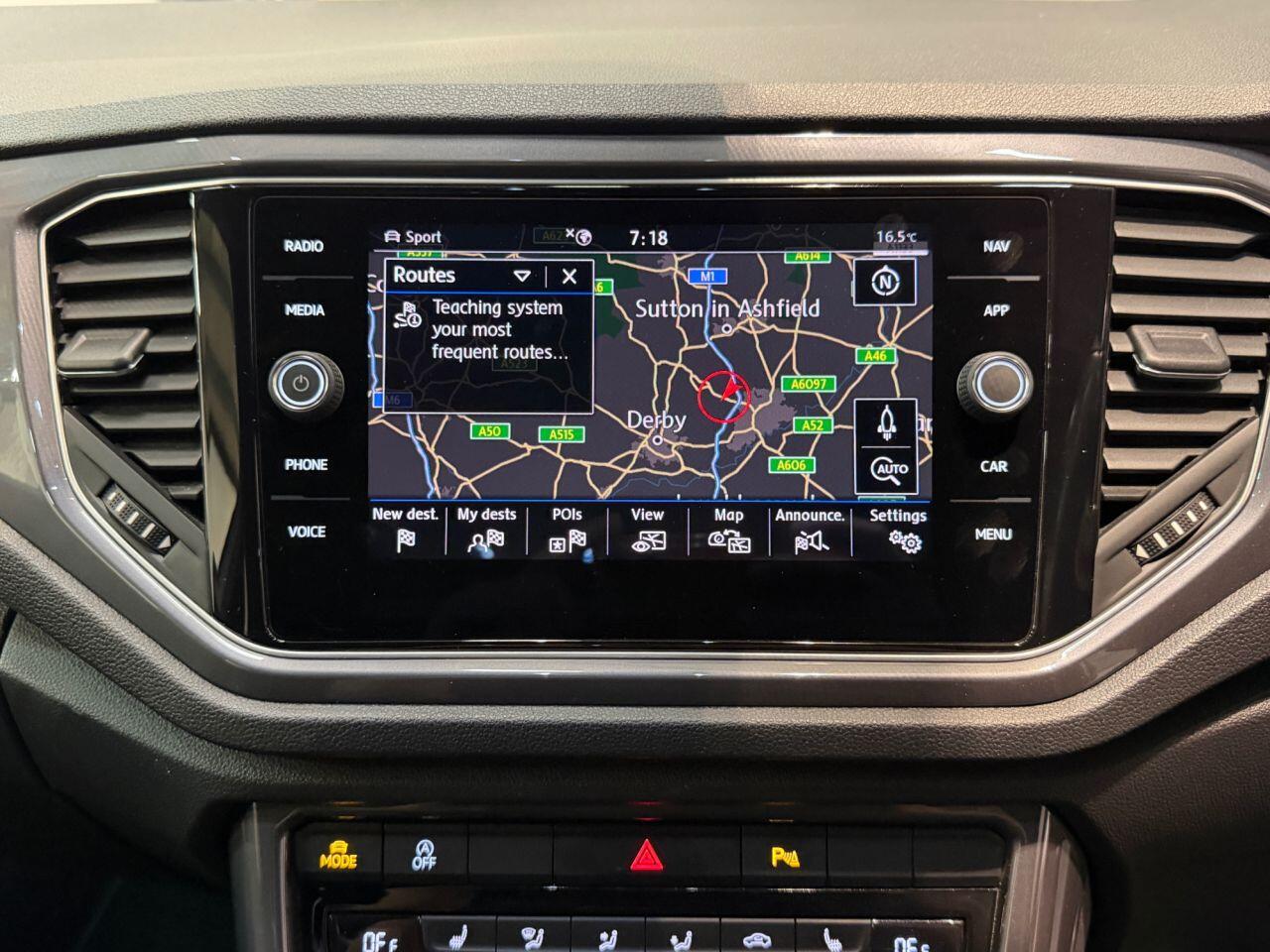 Volkswagen T-Roc view 18