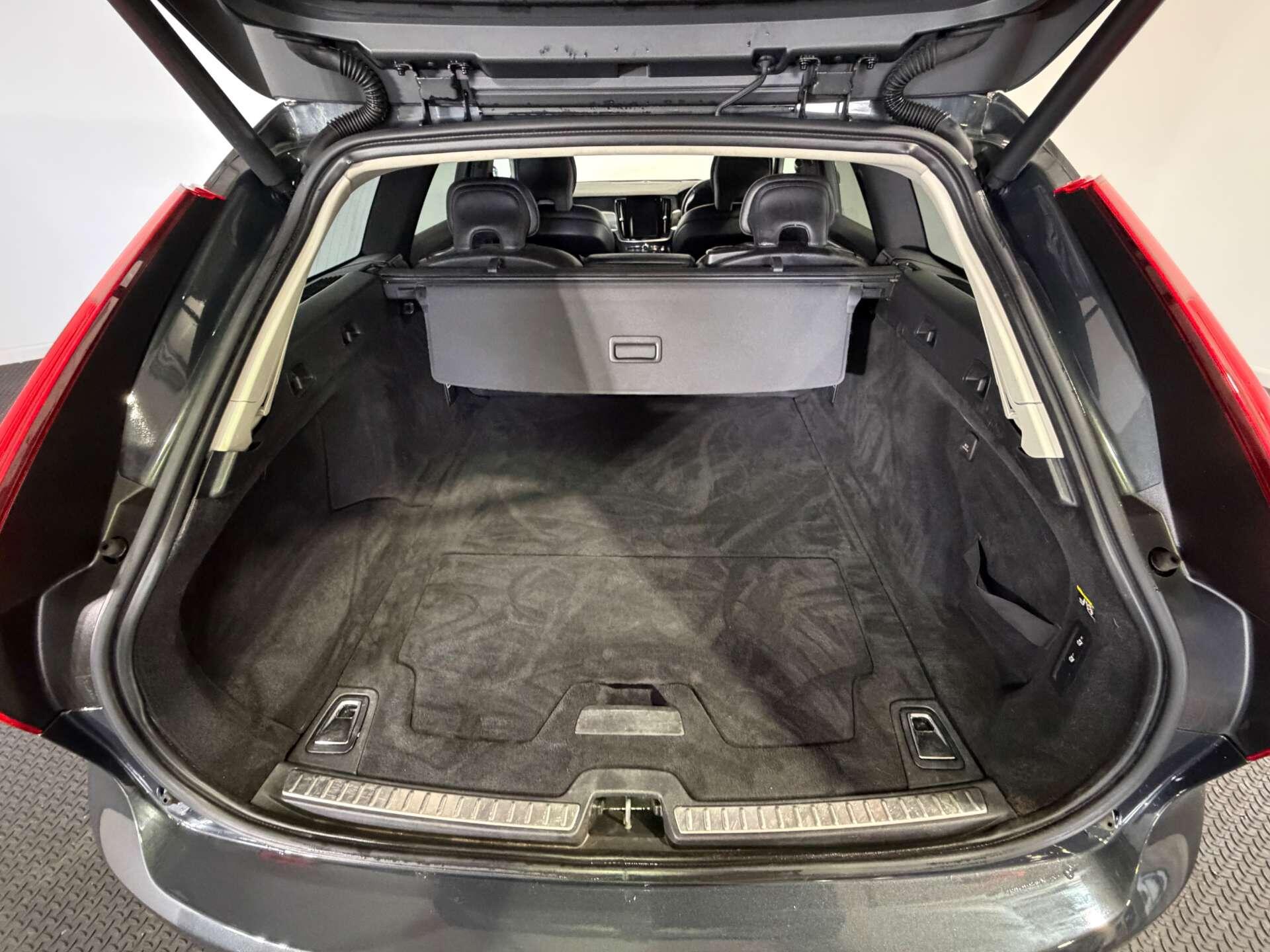Volvo V90 view 13