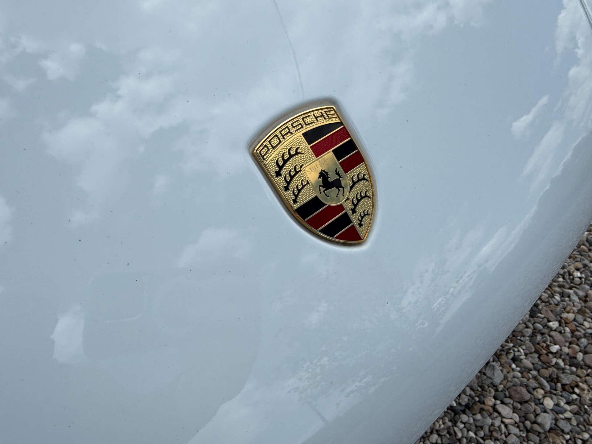 Porsche Macan view 13