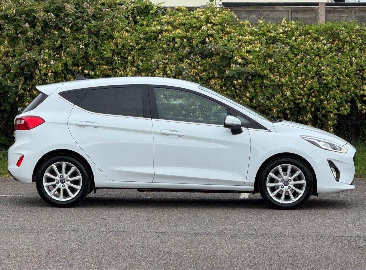Ford Fiesta view 3