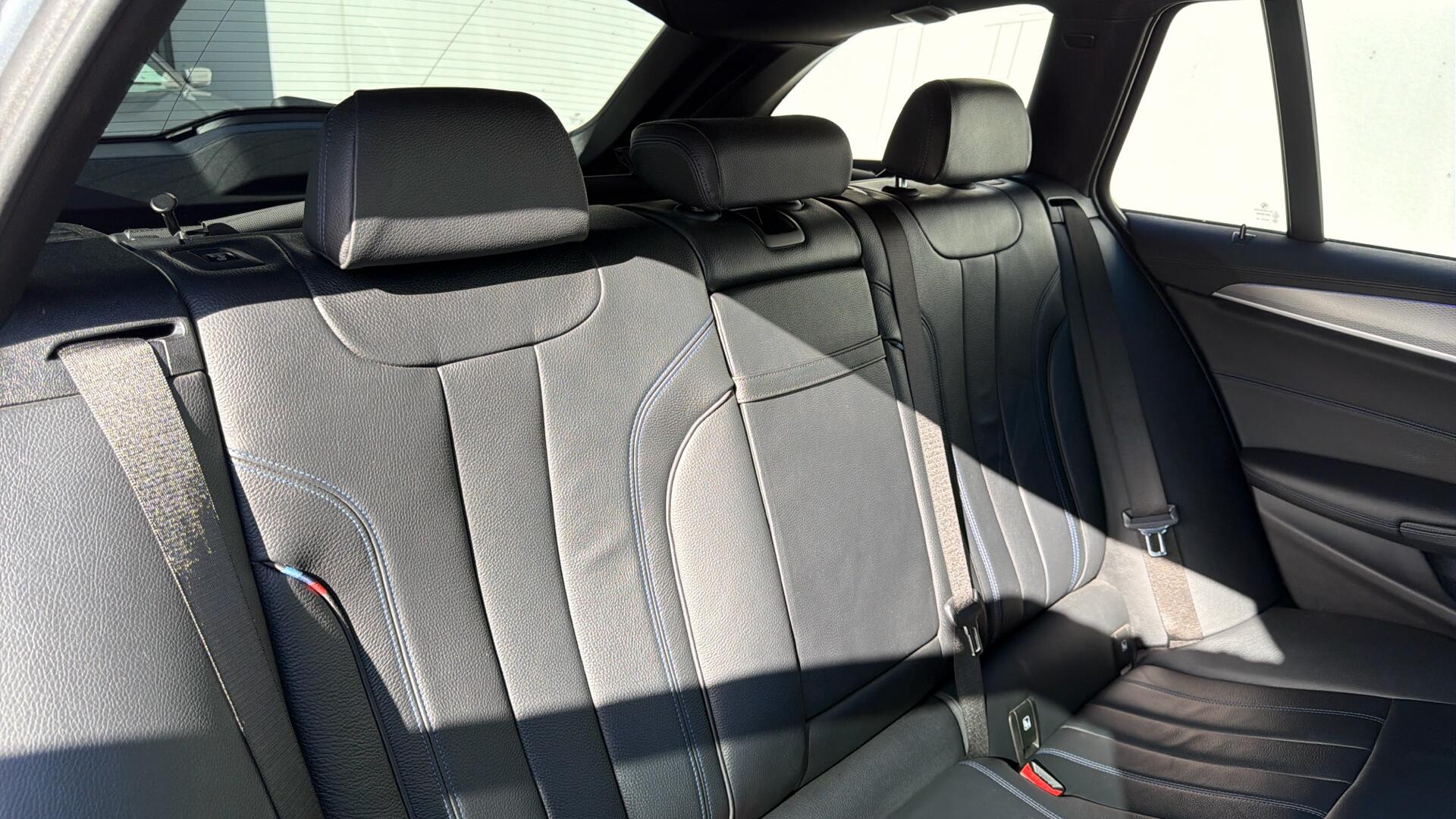 BMW 5 Series view 12