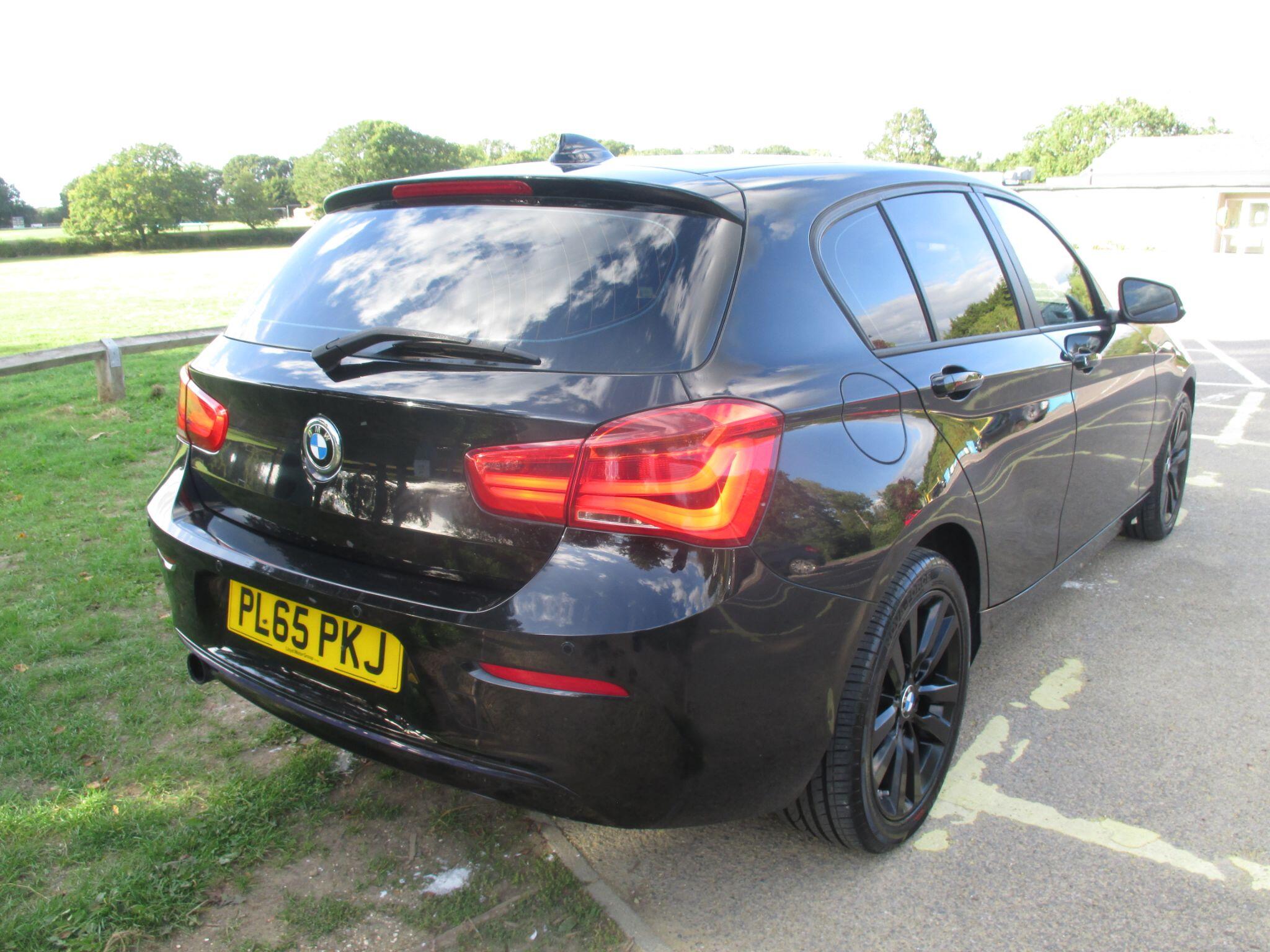 BMW 1 Series view 10