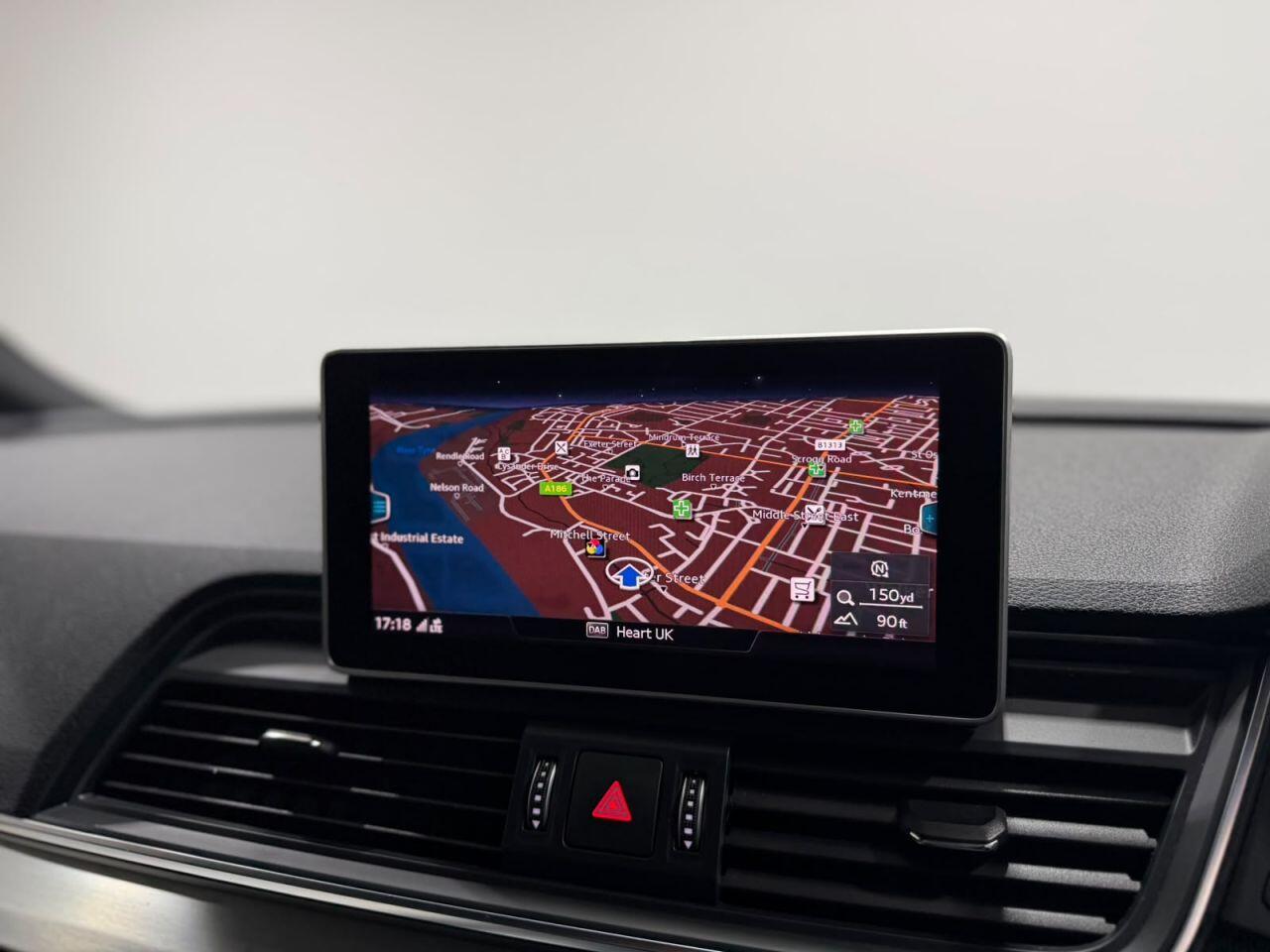 Audi Q5 view 21