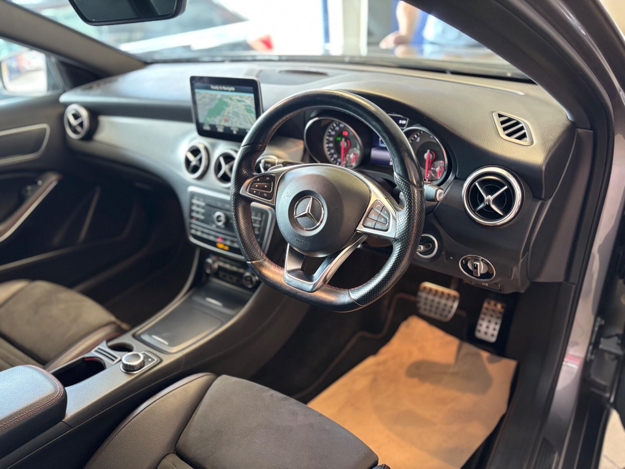 Mercedes-Benz Gla view 9