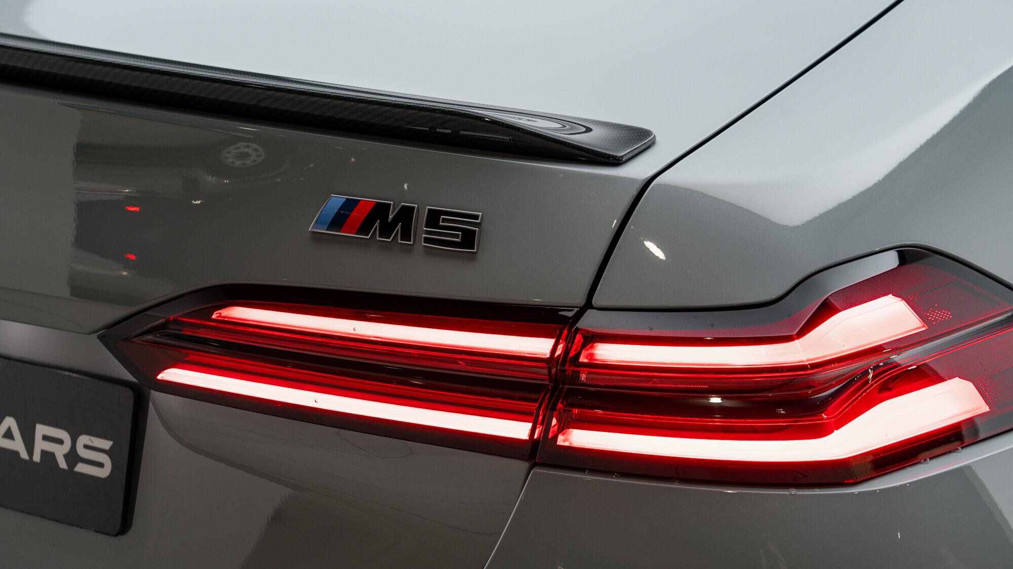 BMW M5 view 19