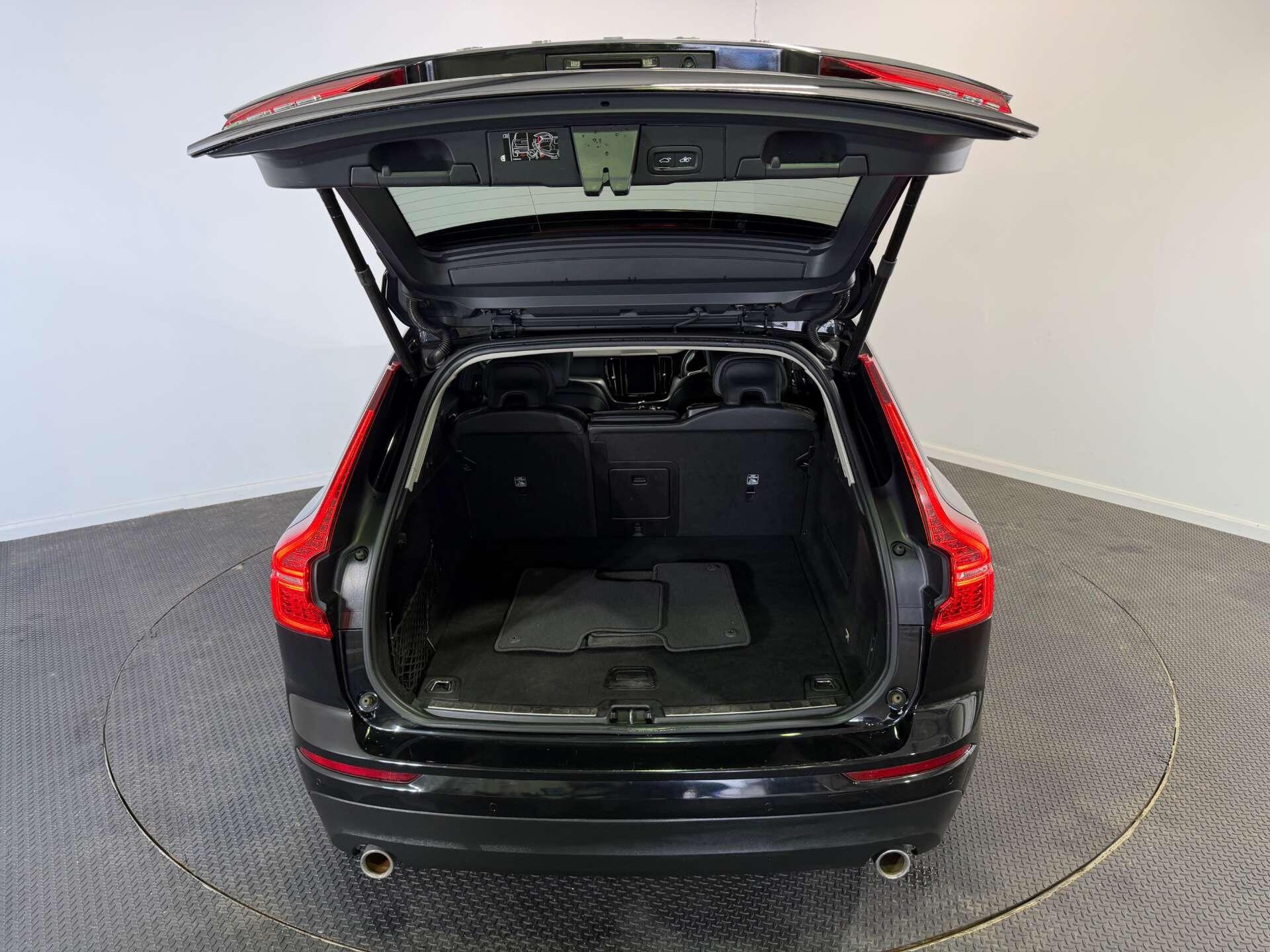 Volvo XC60 view 12