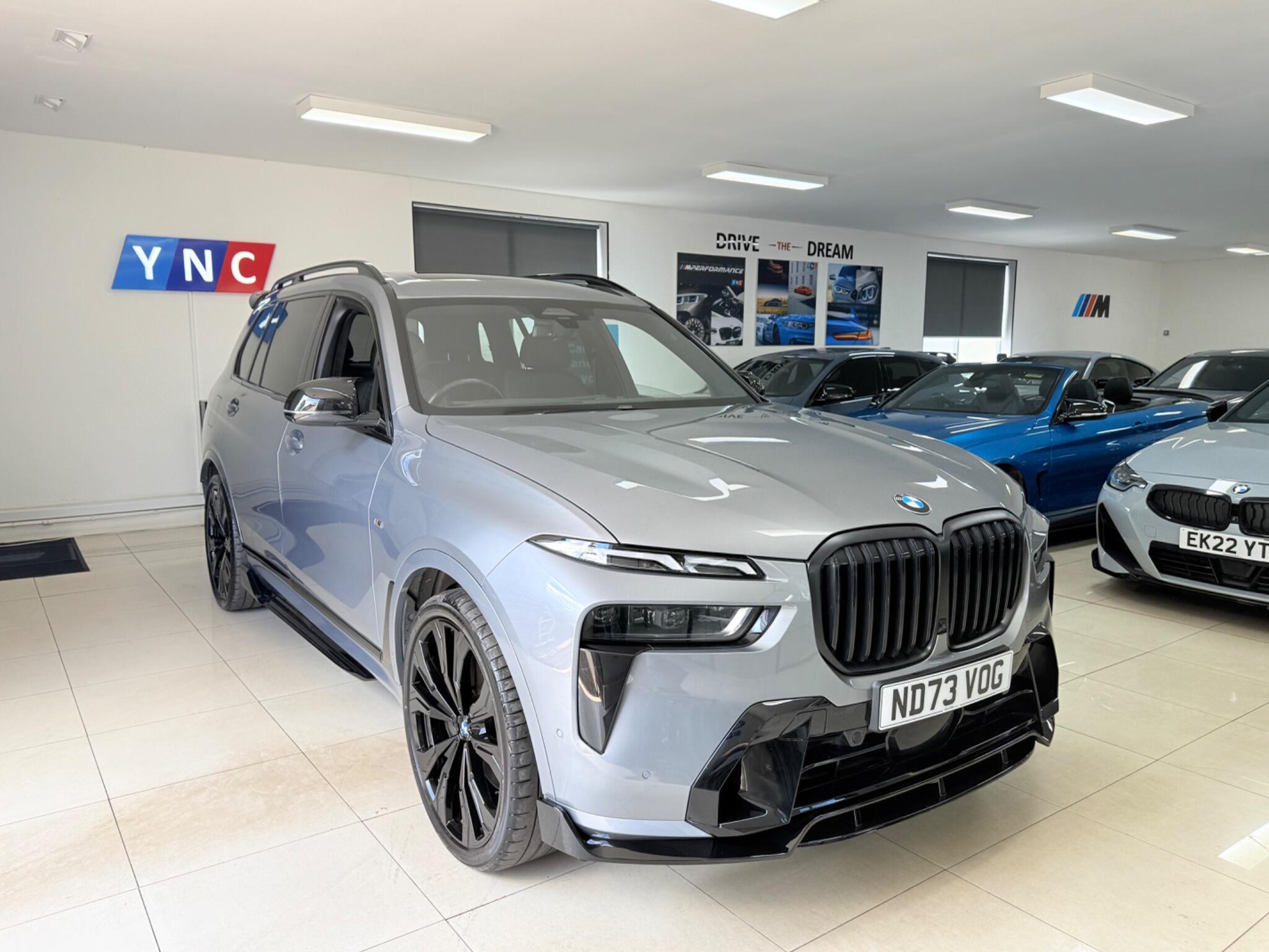 BMW X7 view 32