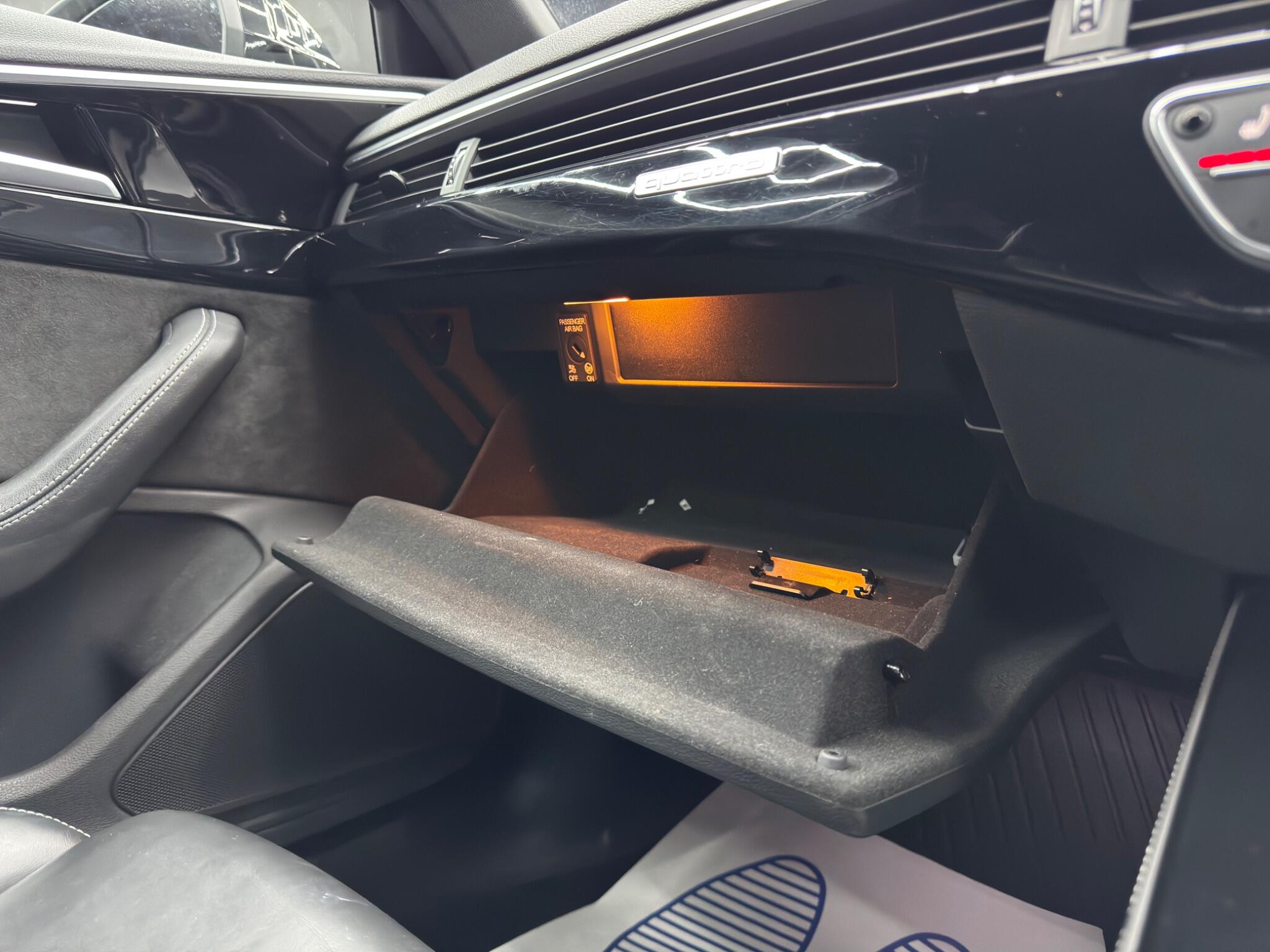 Audi S4 view 42