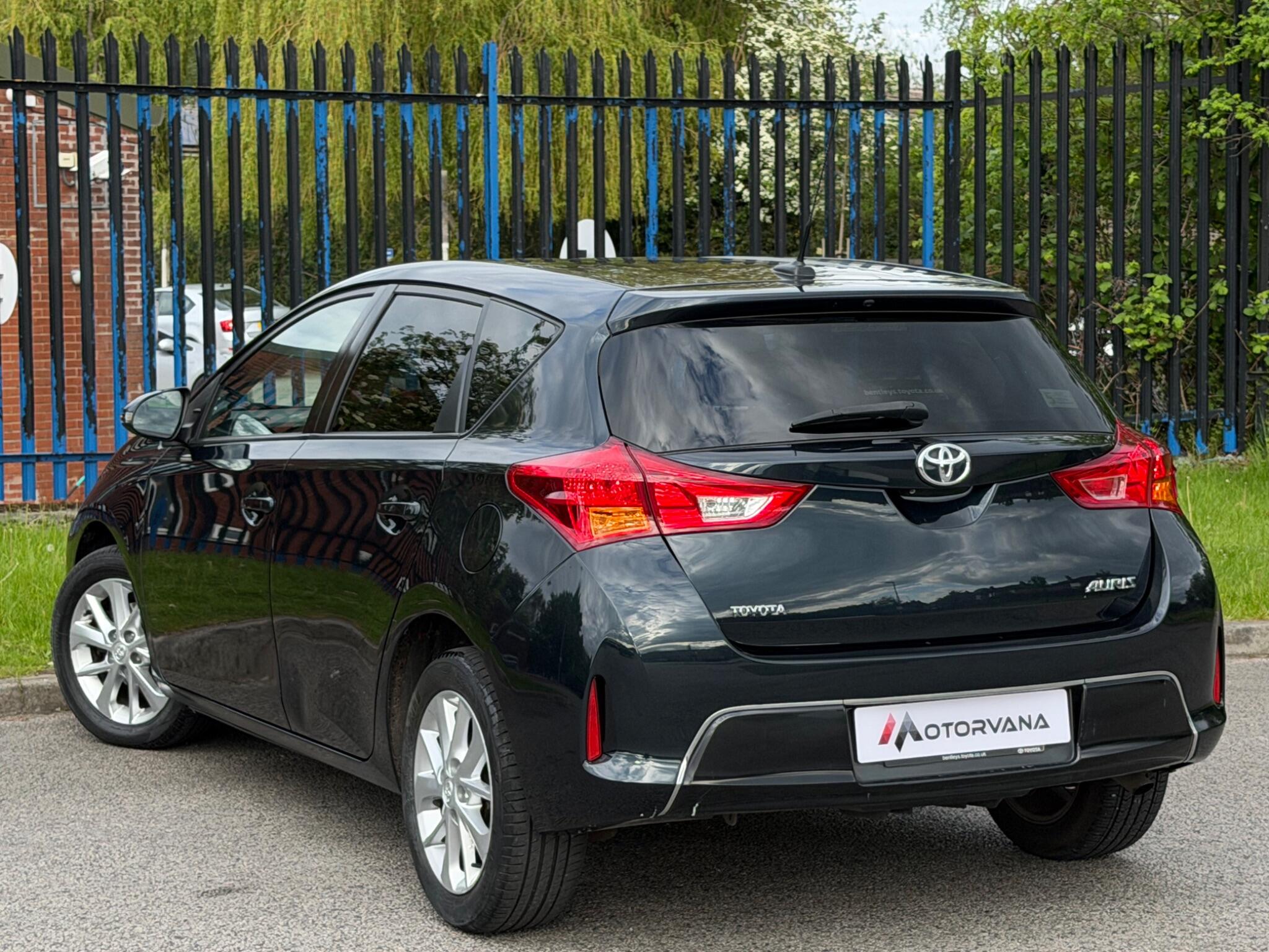 Toyota Auris view 12