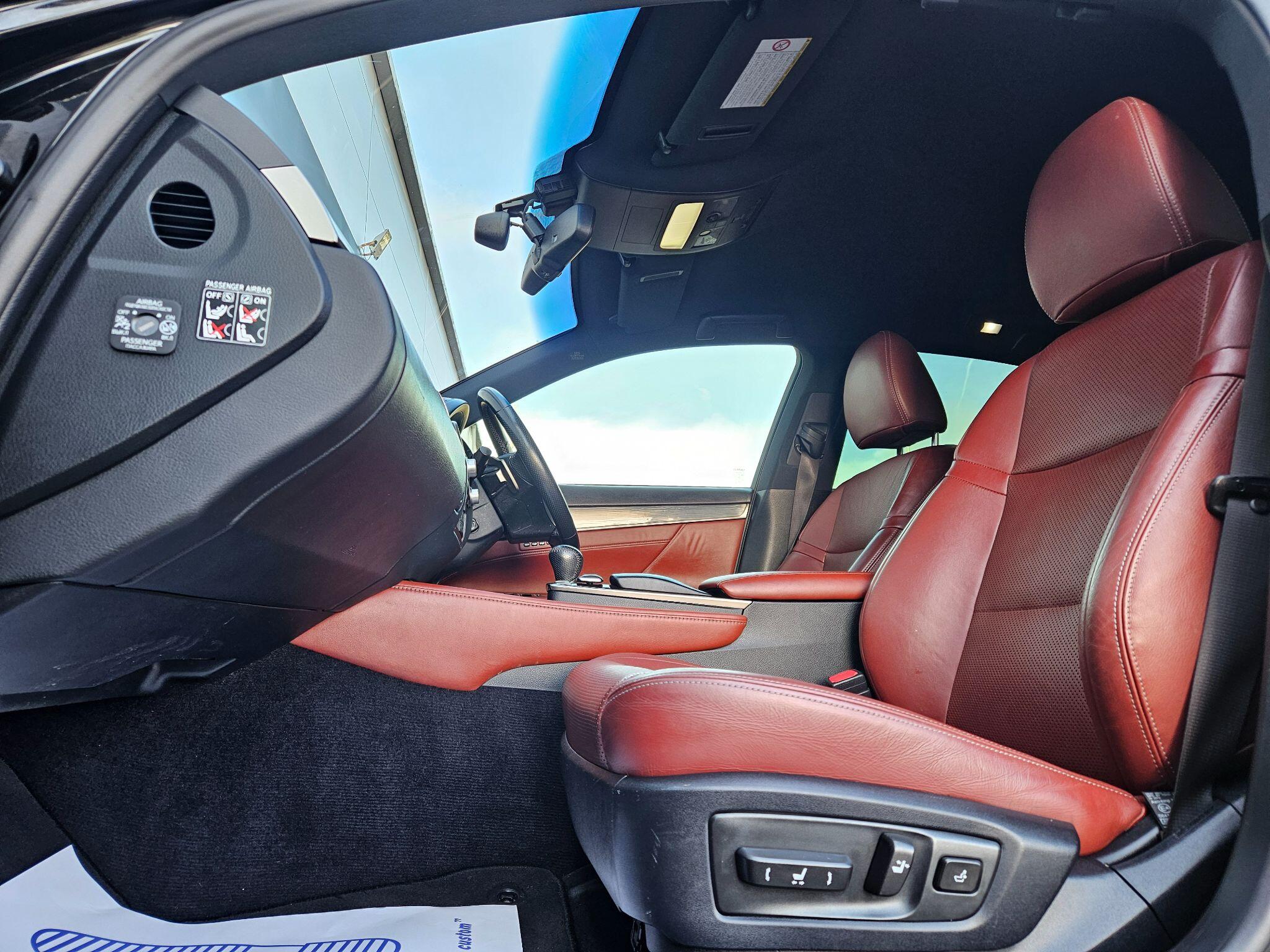 Lexus GS view 11