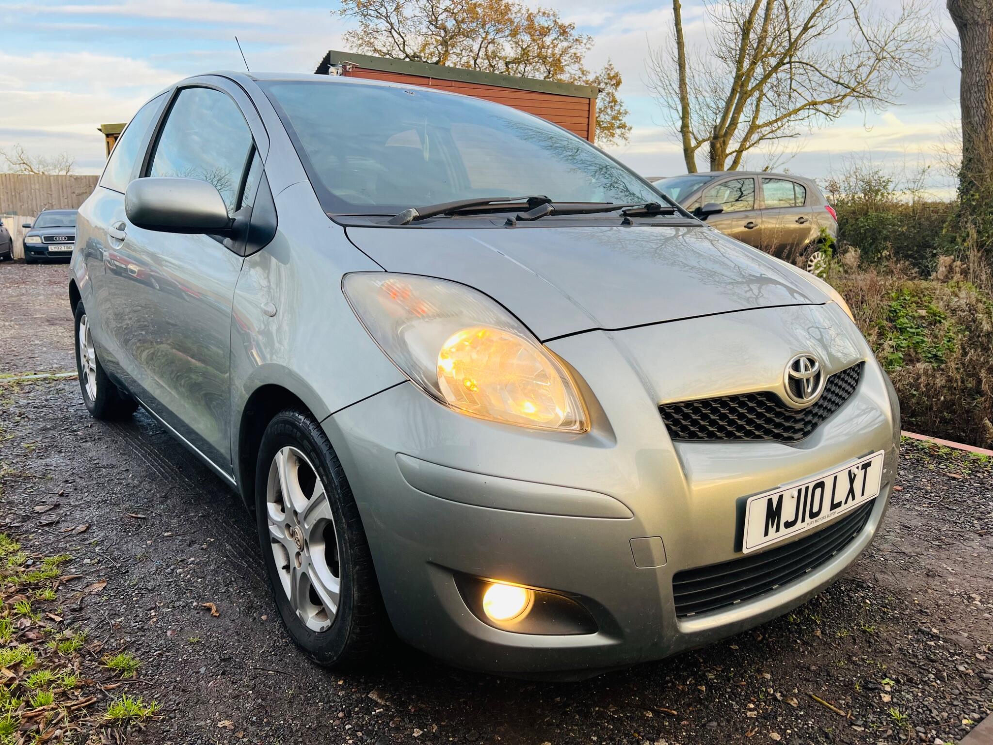 2010 Toyota Yaris 1.33 Dual VVT-i TR Euro 4 (s/s) 3dr • 91,593 miles image 1