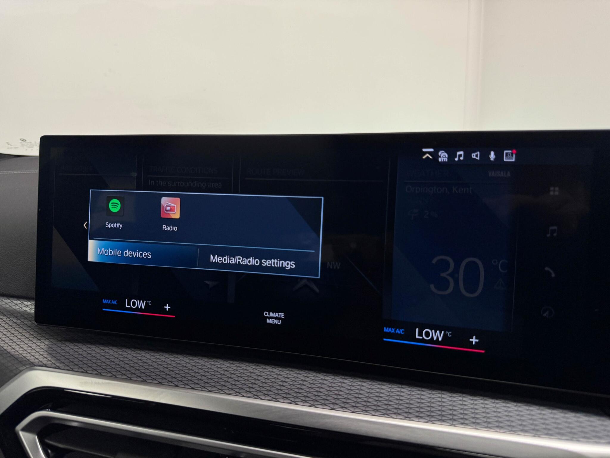 BMW I4 view 40