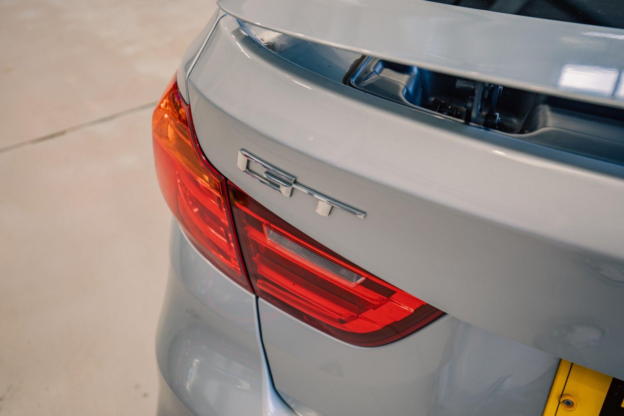 BMW 3 Series view 6