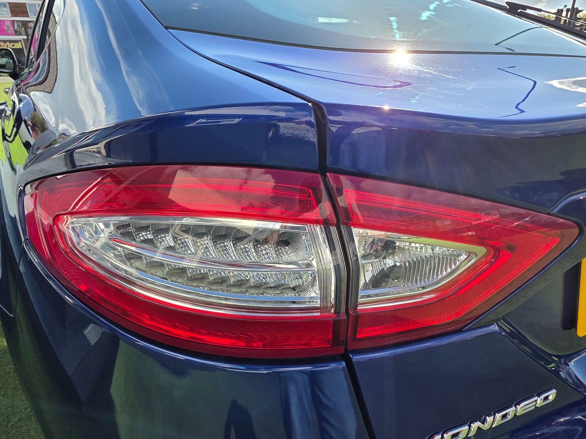 Ford Mondeo view 24