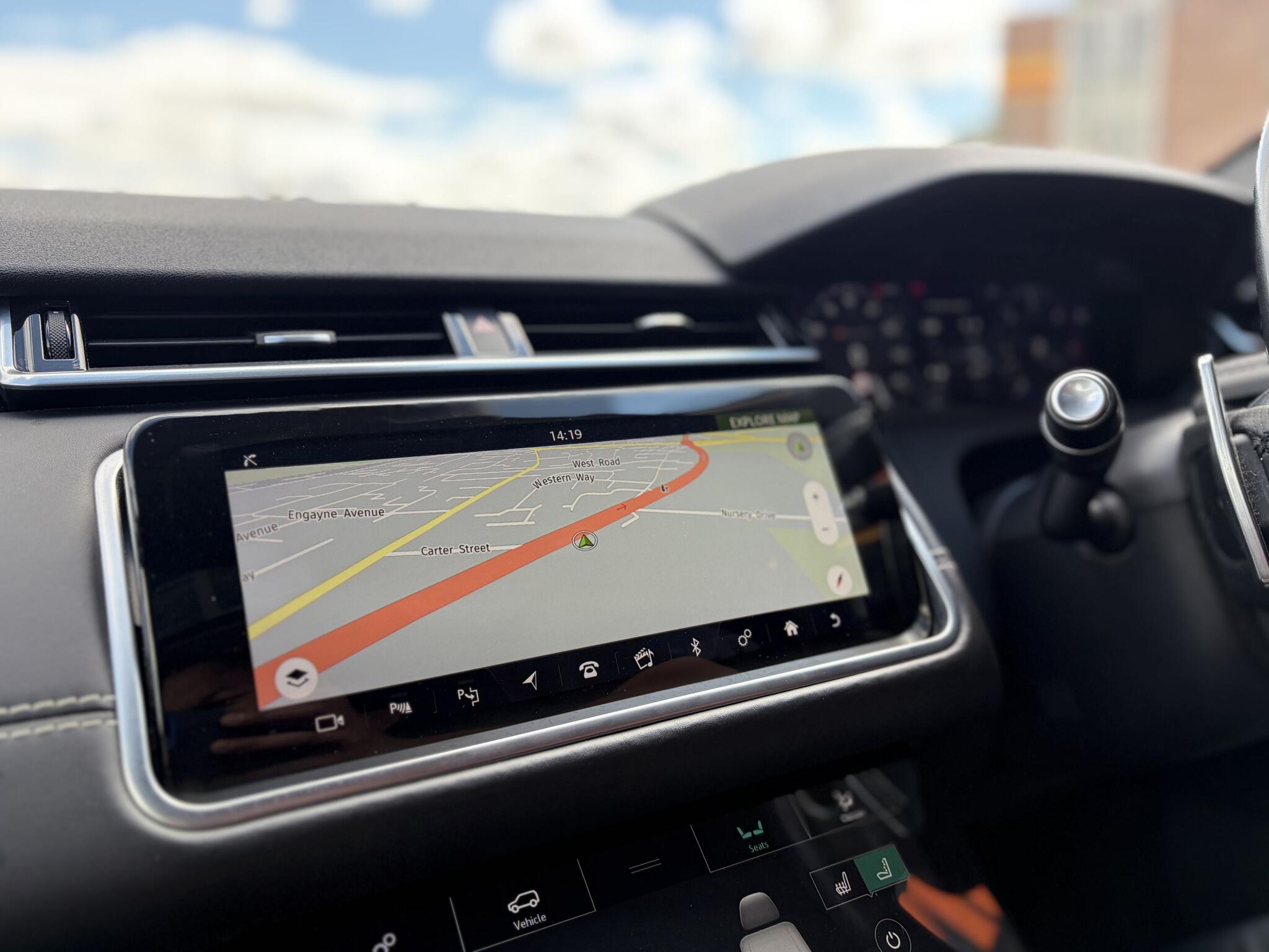 Land Rover Range Rover Velar view 22