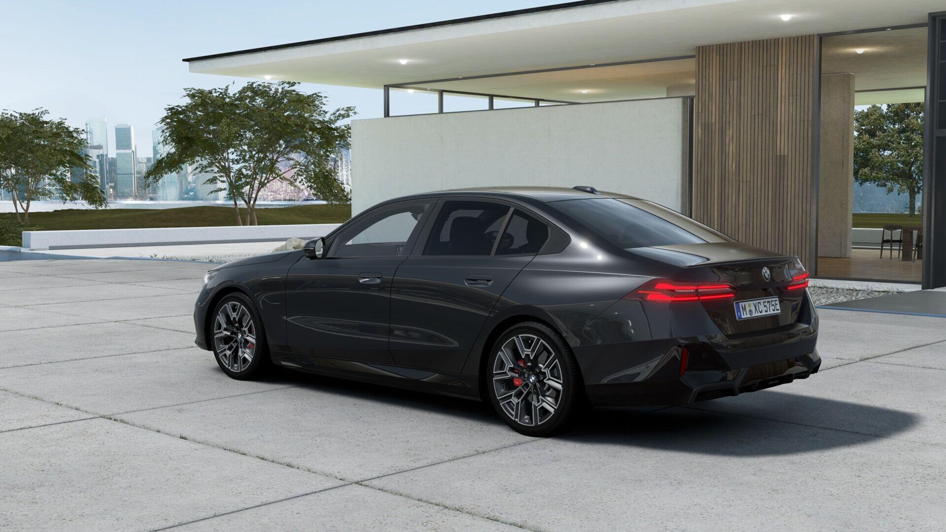 BMW 5 Series view 3